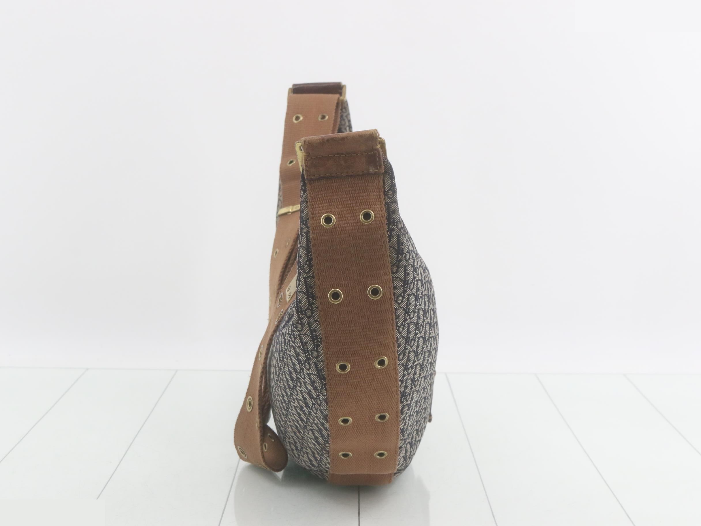 Street Chic Shoulder Bag — view 4