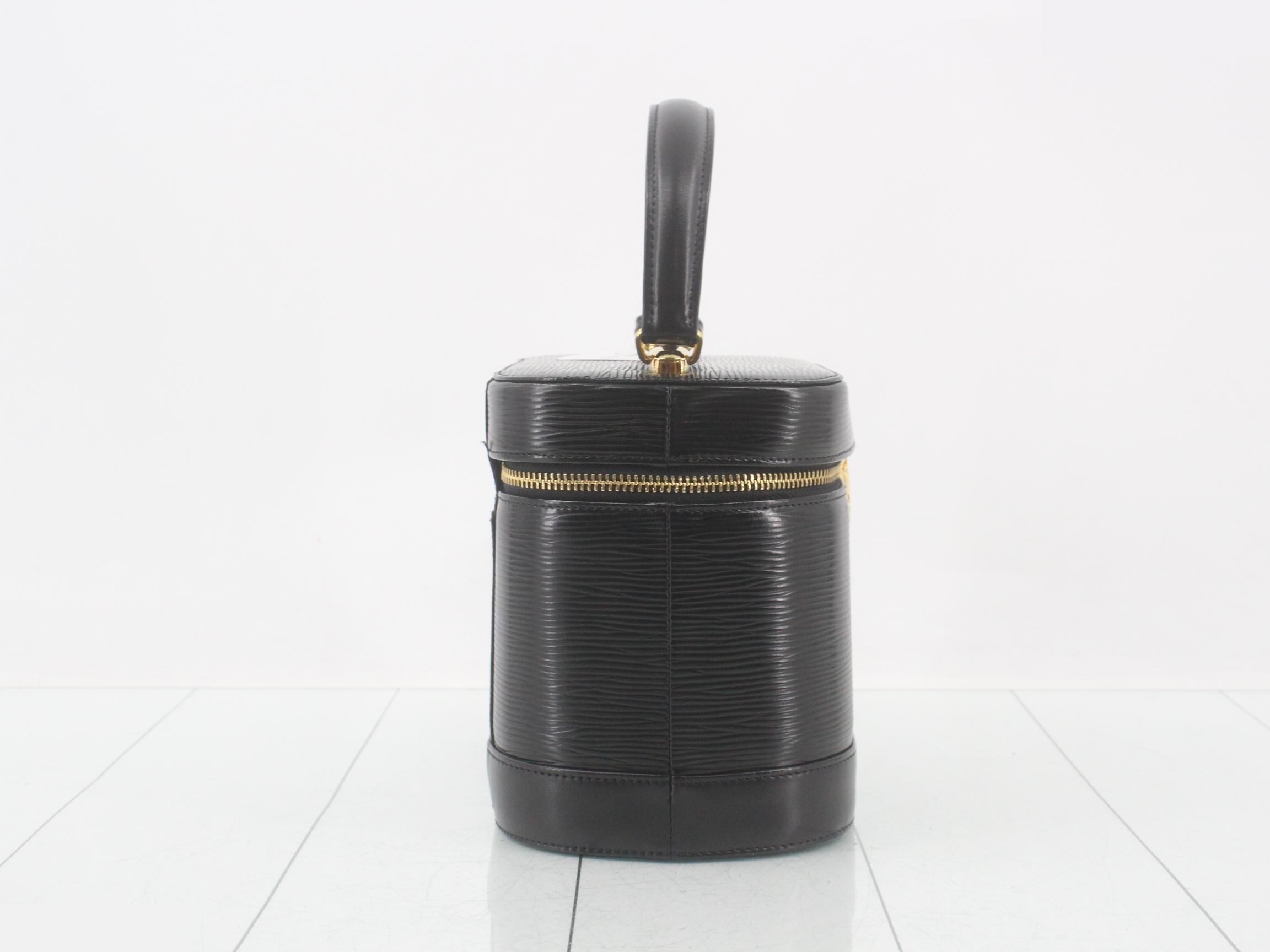 handbag — view 4