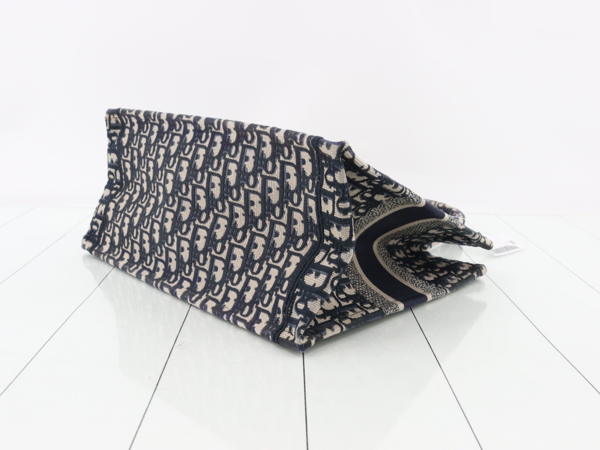 Book Tote, Oblique, Medium — view 6