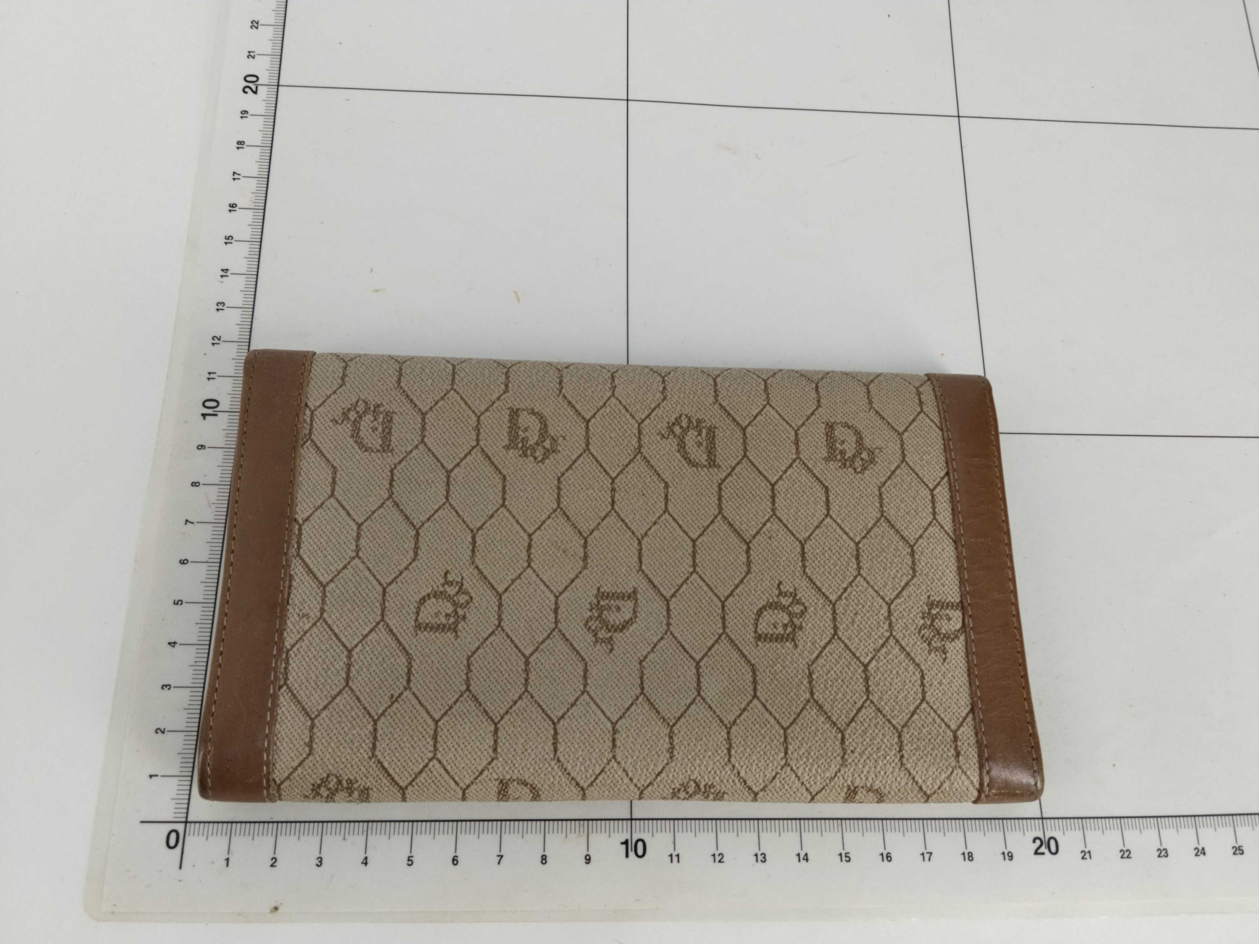 Honeycomb PVC Leather Long Wallet — view 2