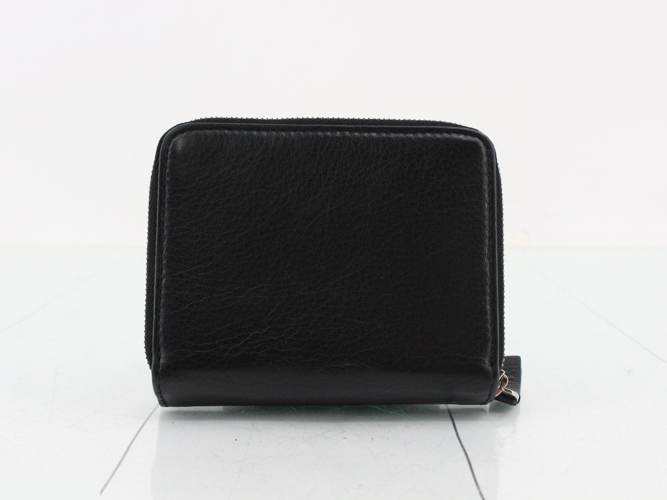 Leather bi-fold wallet with round zipper — view 2