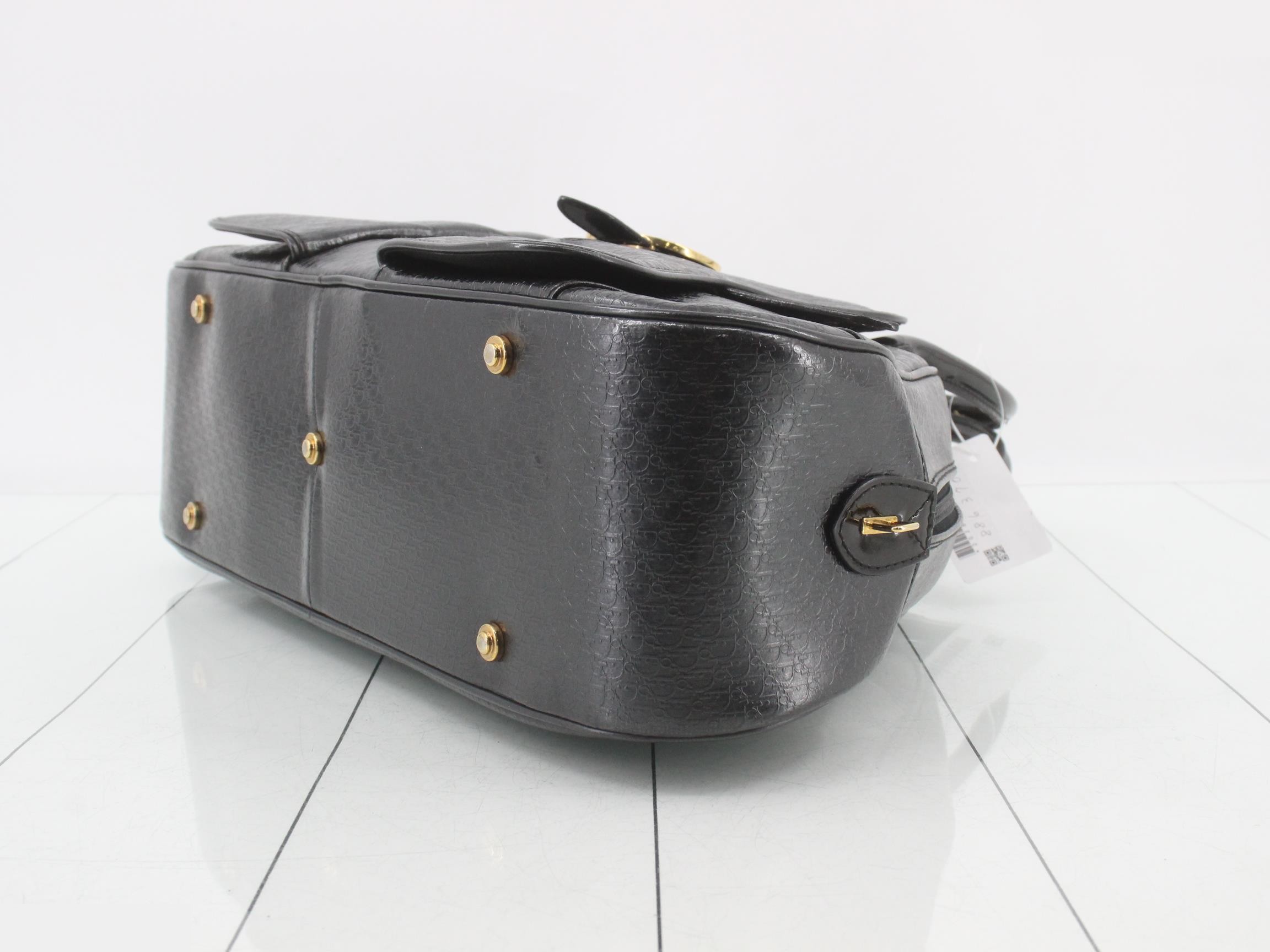 Double saddle — view 6