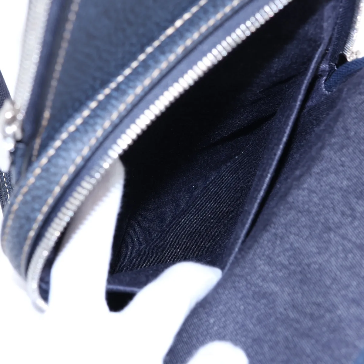 Monogram Avenue Sling Bag M46344 Black (RFID detected) — view 7