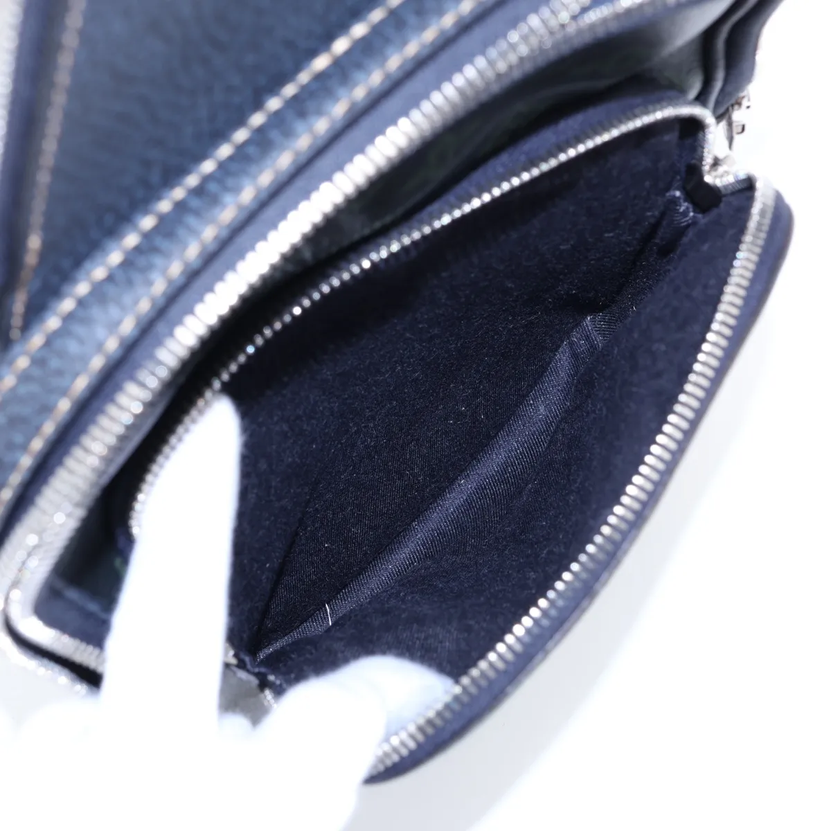 Monogram Avenue Sling Bag M46344 Black (RFID detected) — view 8