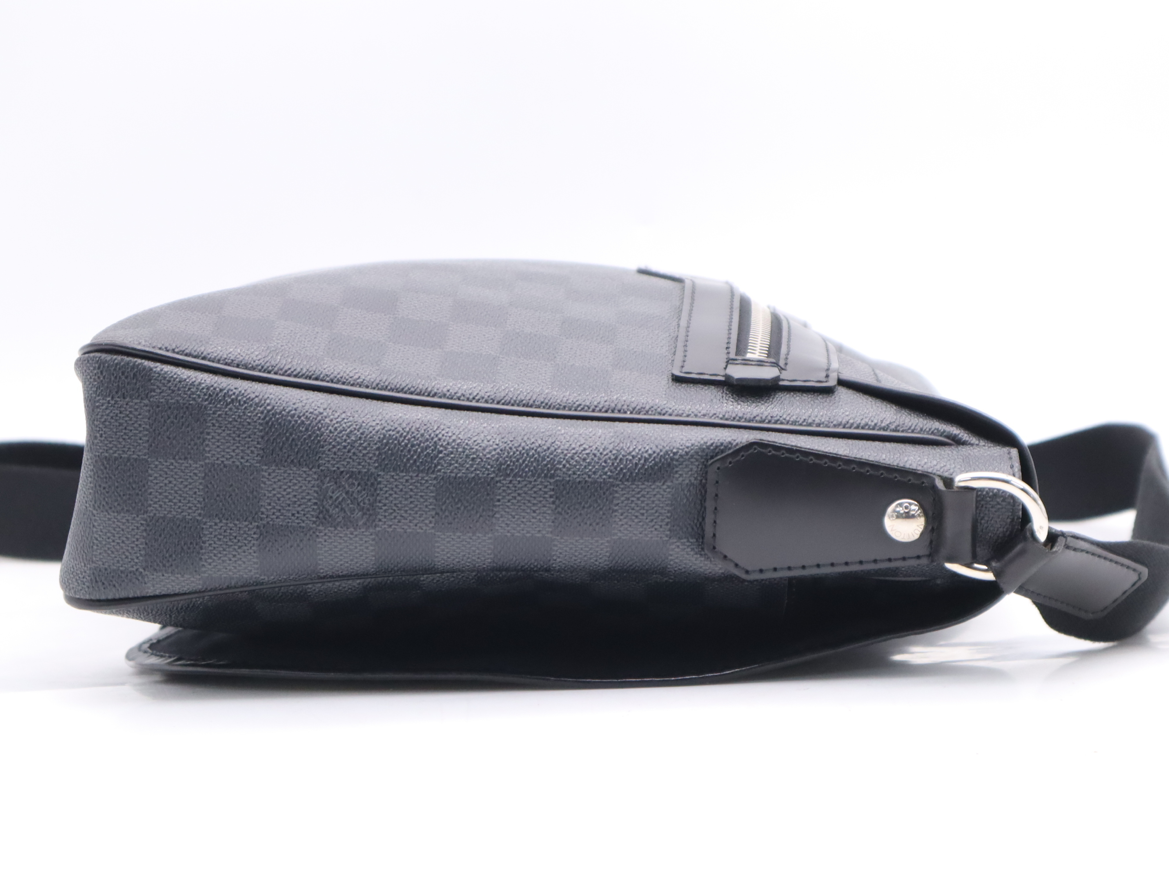 N58029 Graphite Daniel MM Shoulder Bag — view 5