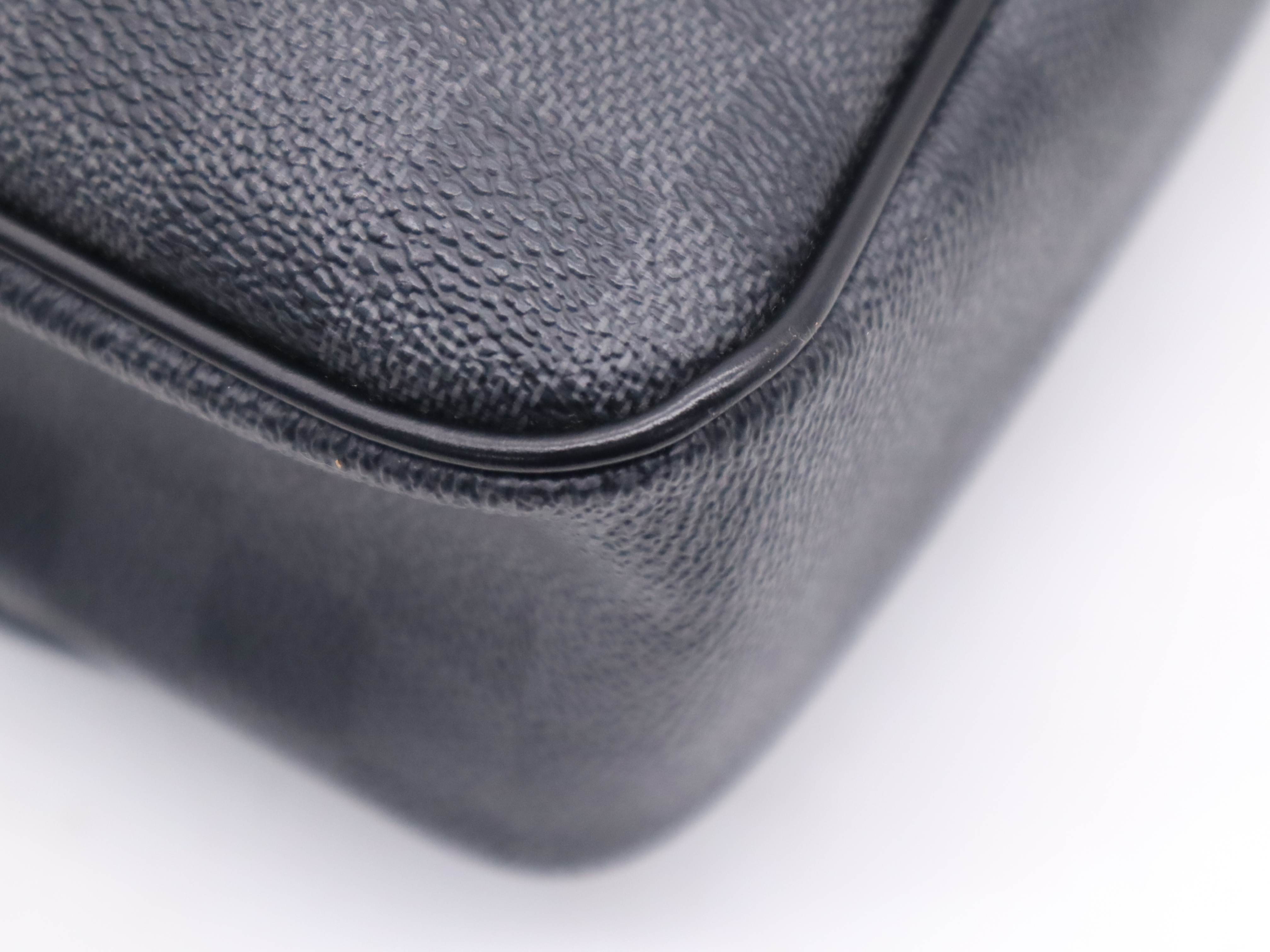 N58029 Graphite Daniel MM Shoulder Bag — view 9