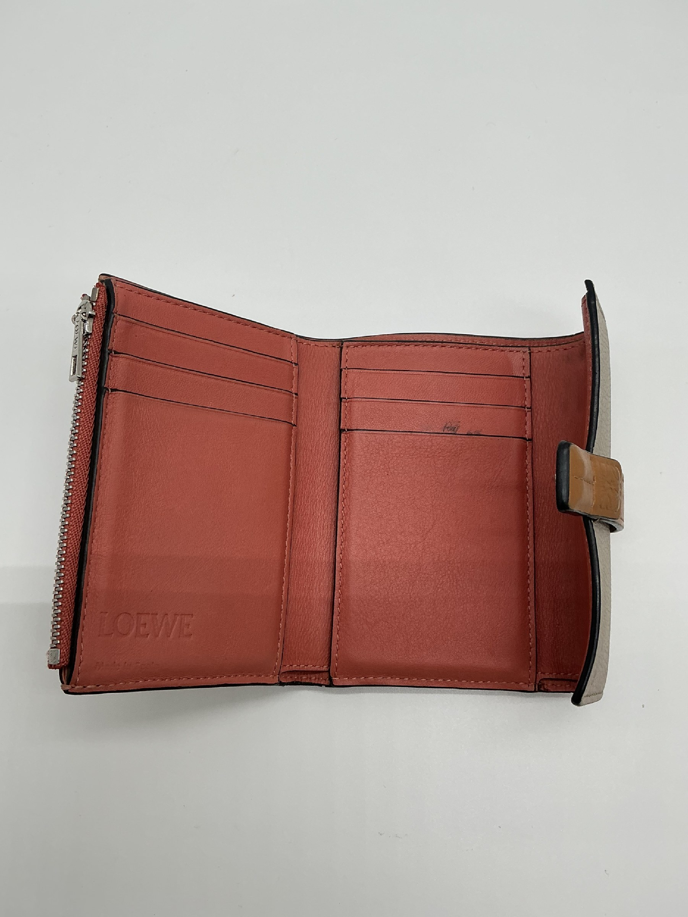 Vertical Wallet Small Tri-fold Wallet Sand x Tan Comes with Box and Dust Bag — view 2