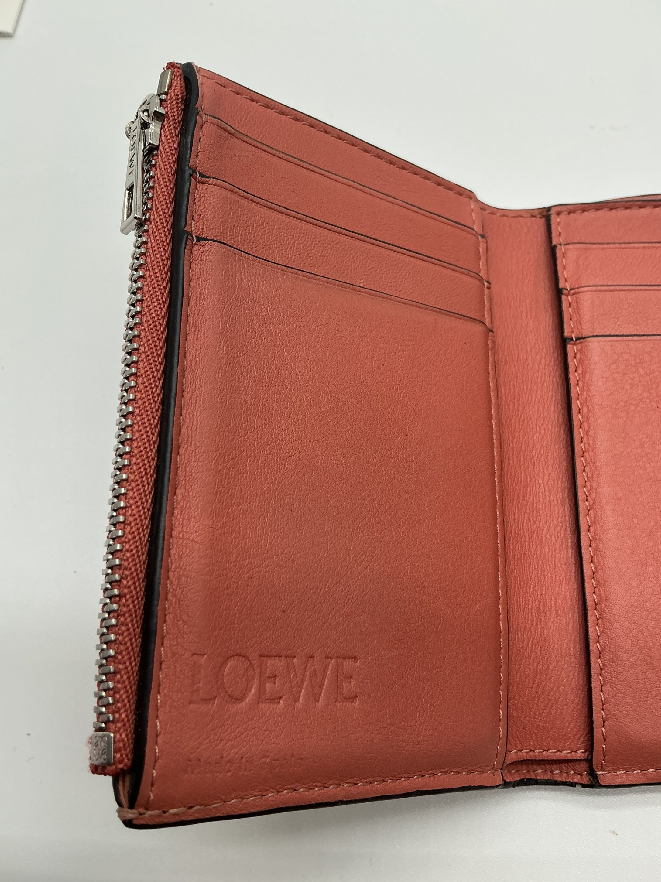 Vertical Wallet Small Tri-fold Wallet Sand x Tan Comes with Box and Dust Bag — view 4