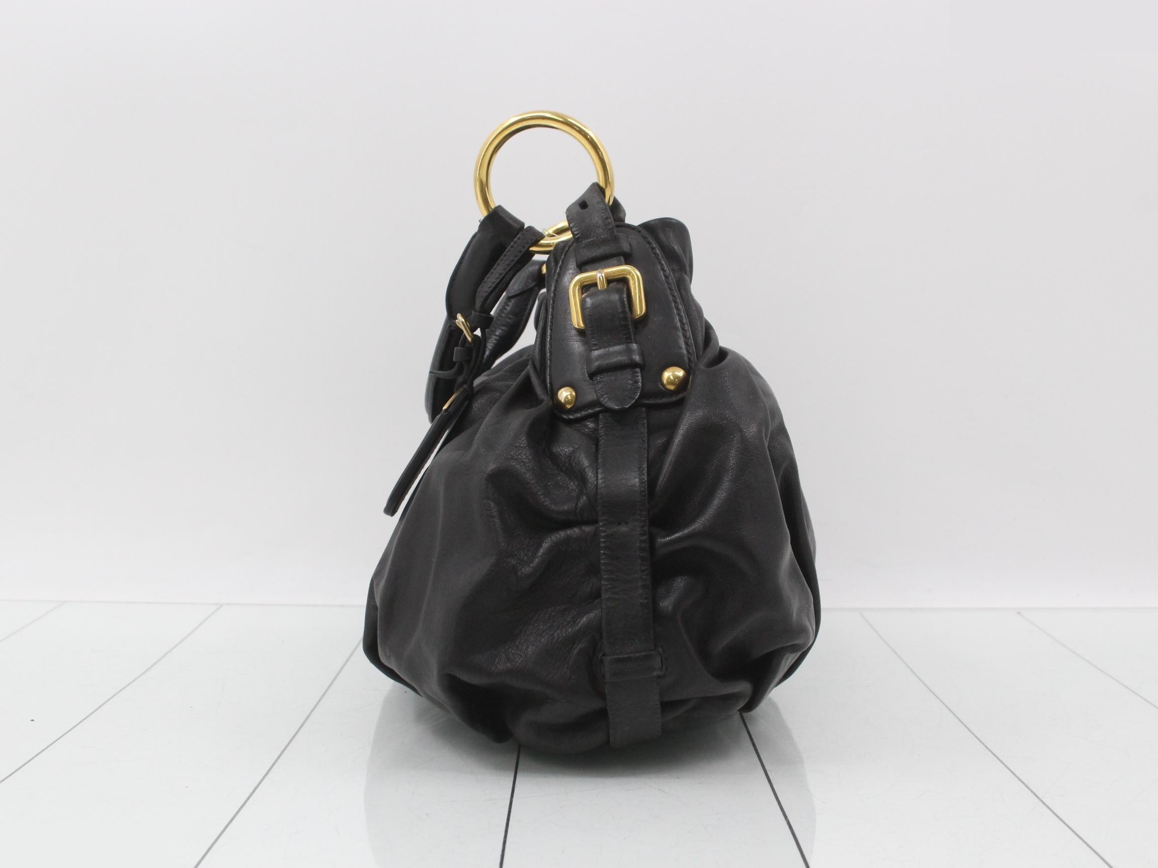 One-shoulder bag, approximately 32 cm wide. — view 3