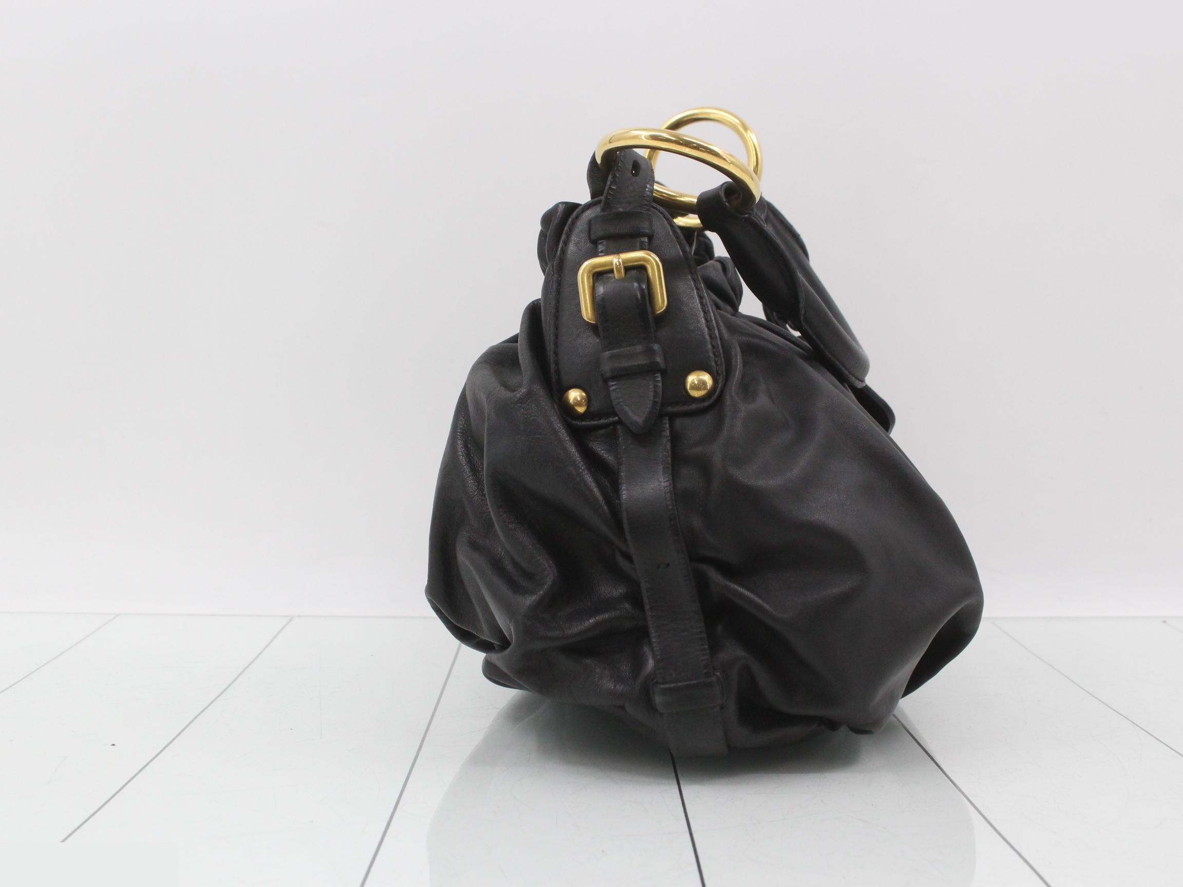 One-shoulder bag, approximately 32 cm wide. — view 4
