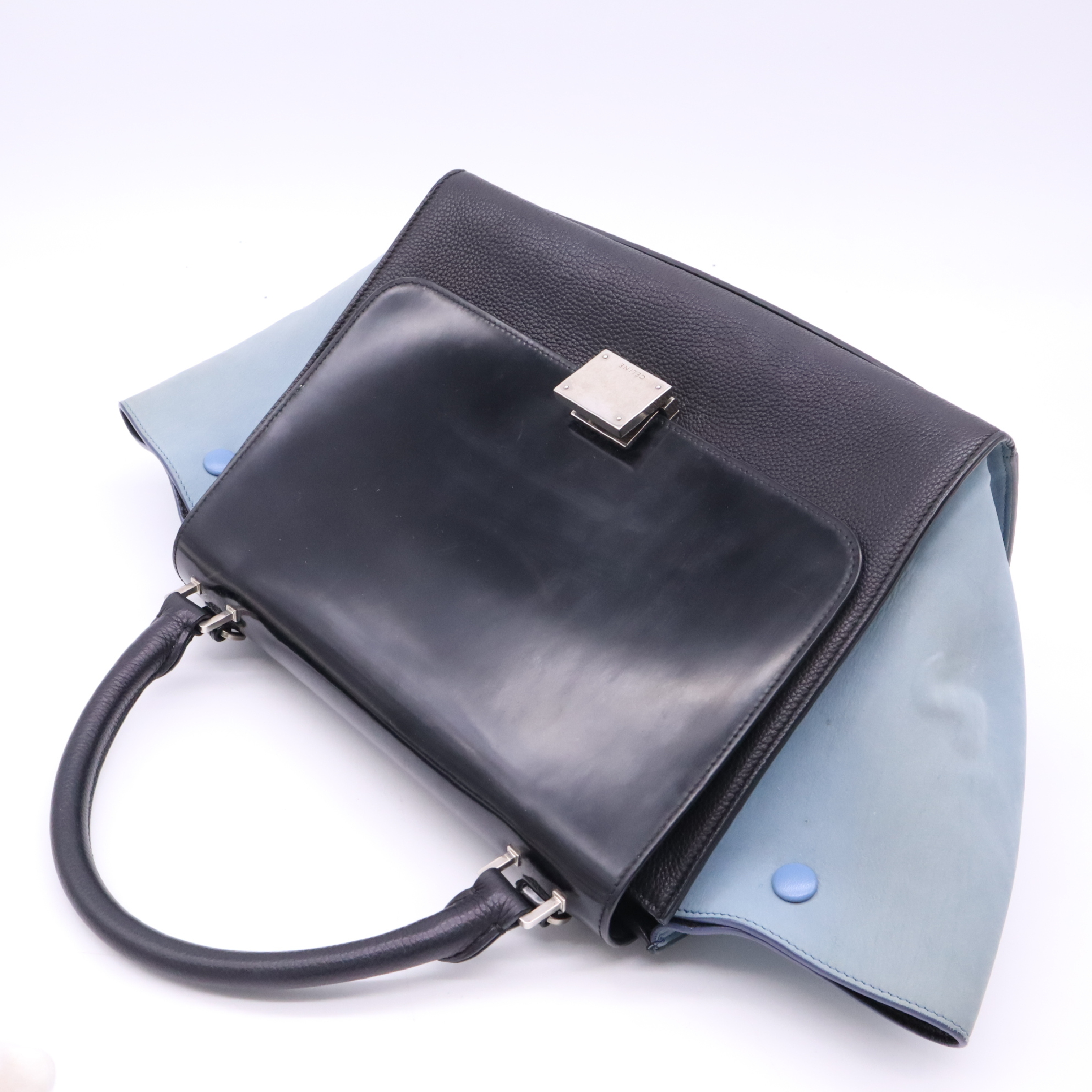 Traveler's Small Handbag, Leather, Black/Blue, with Strap and Dust Bag. — view 3