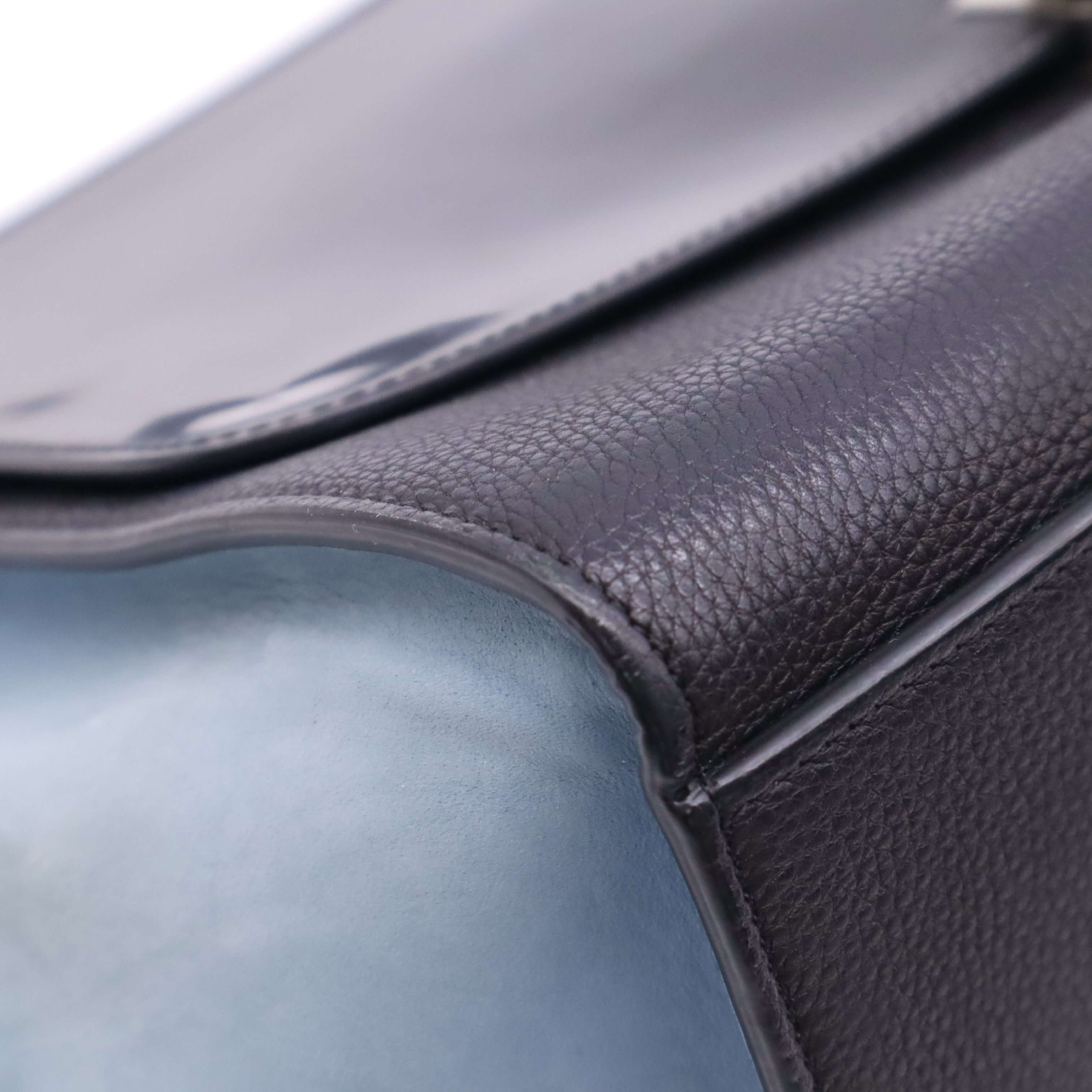 Traveler's Small Handbag, Leather, Black/Blue, with Strap and Dust Bag. — view 7
