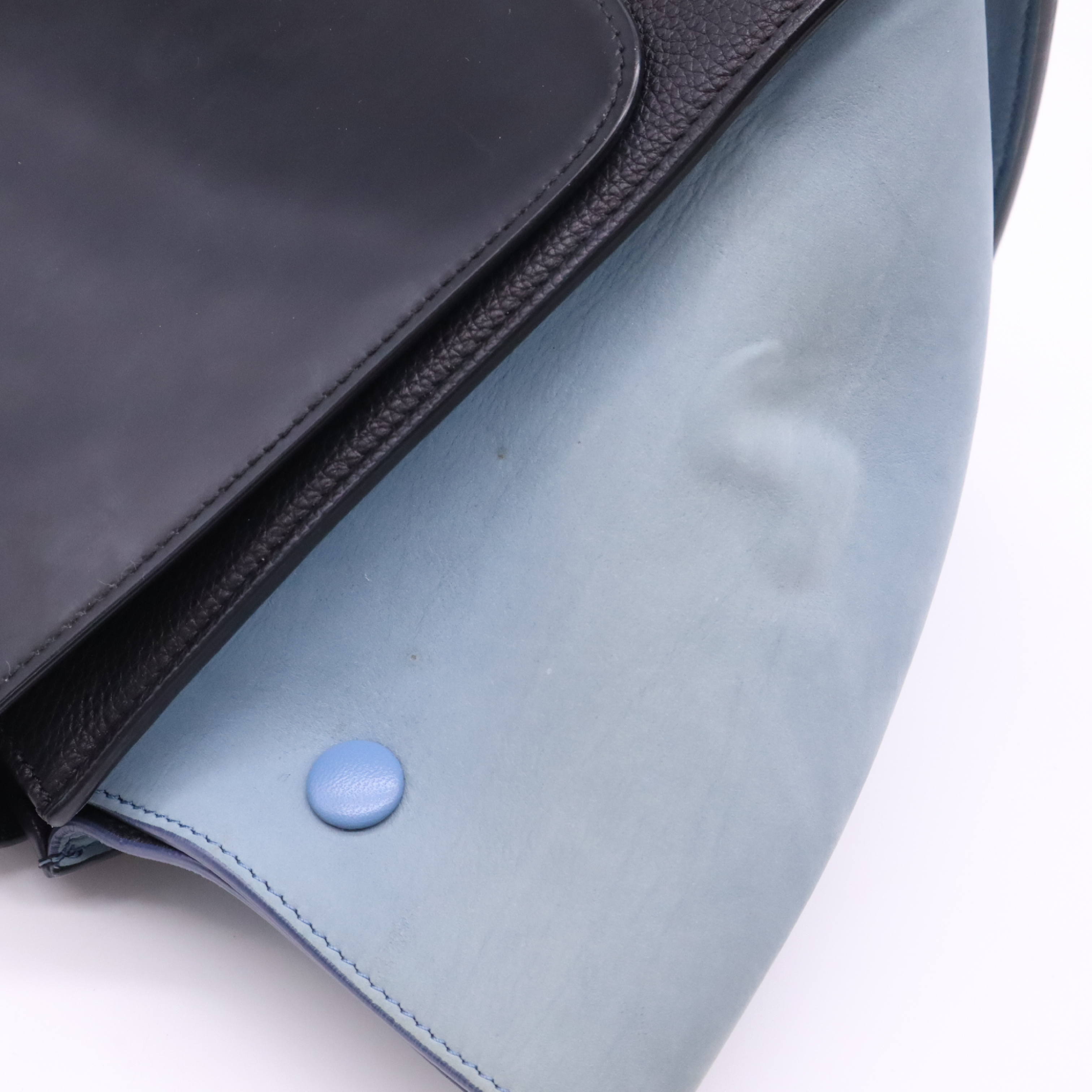 Traveler's Small Handbag, Leather, Black/Blue, with Strap and Dust Bag. — view 8