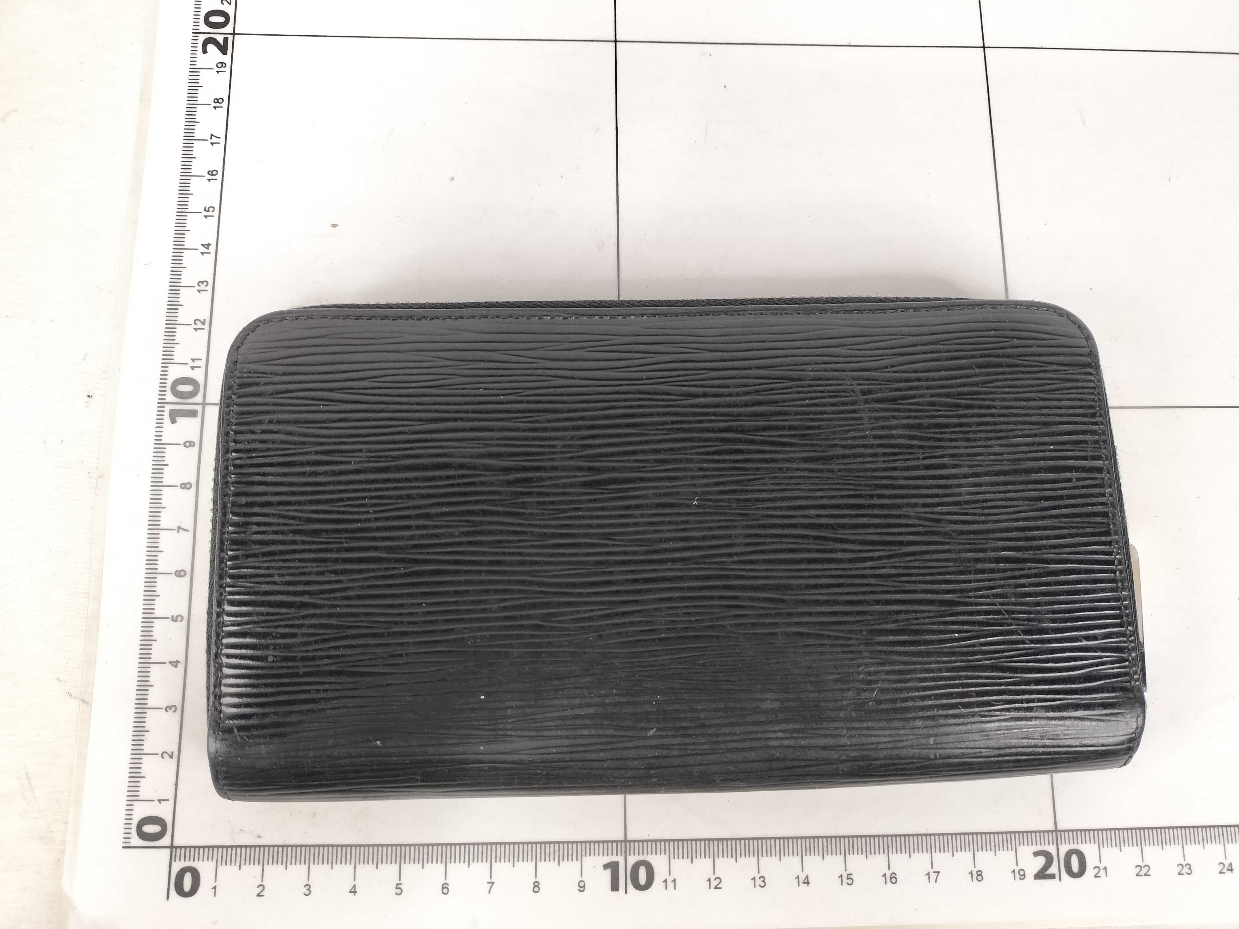 Epi Louis Vuitton Epi Zippy Wallet Long Wallet — view 2