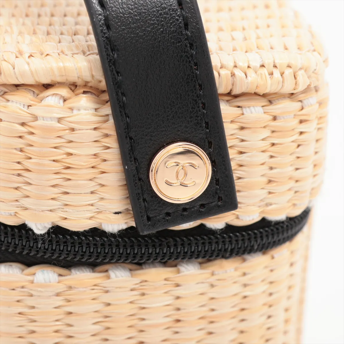 logo fabric pouch beige gold x black metal fittings — view 8