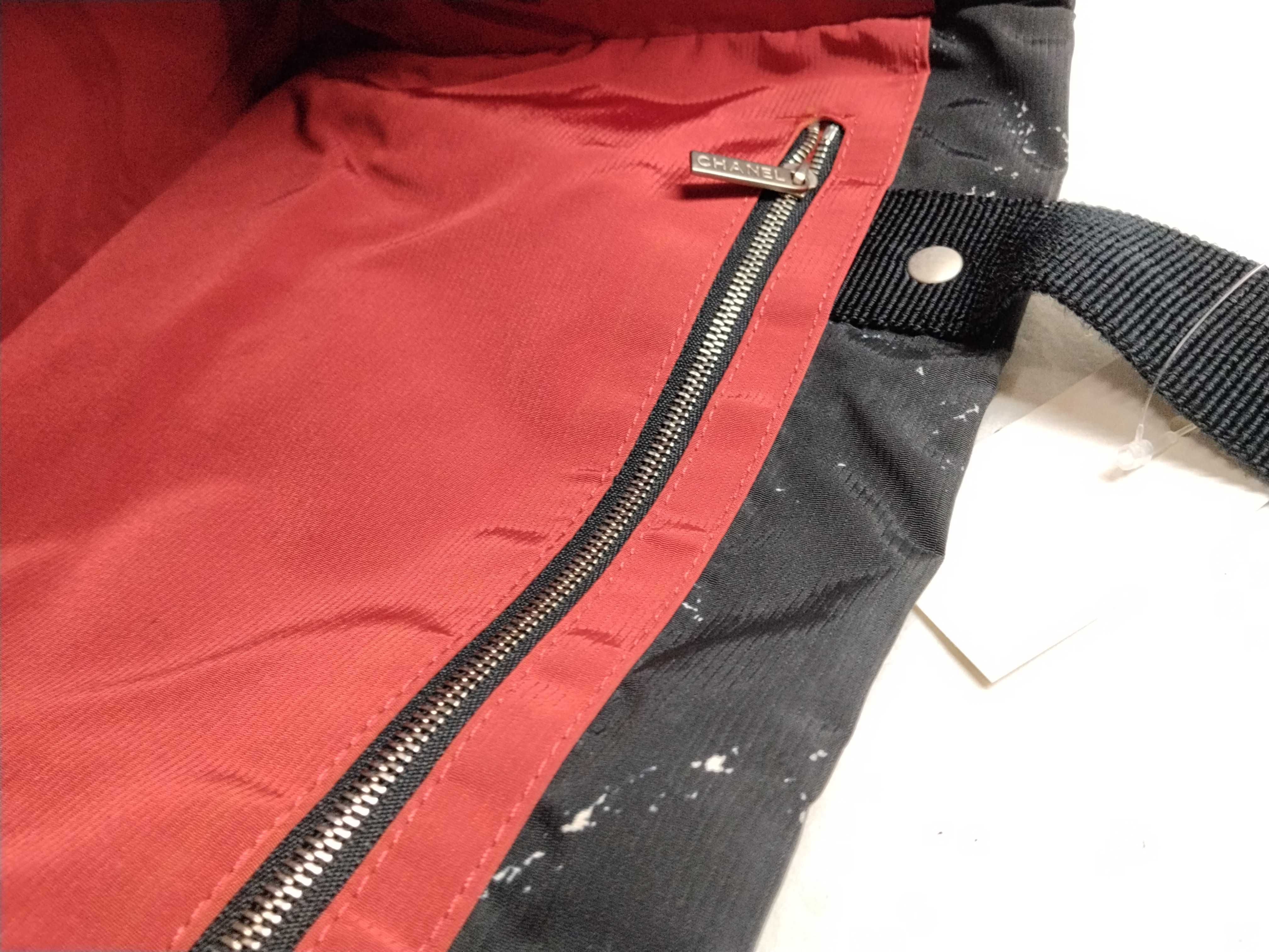 Old Travel Line Nylon Tote Bag — view 11