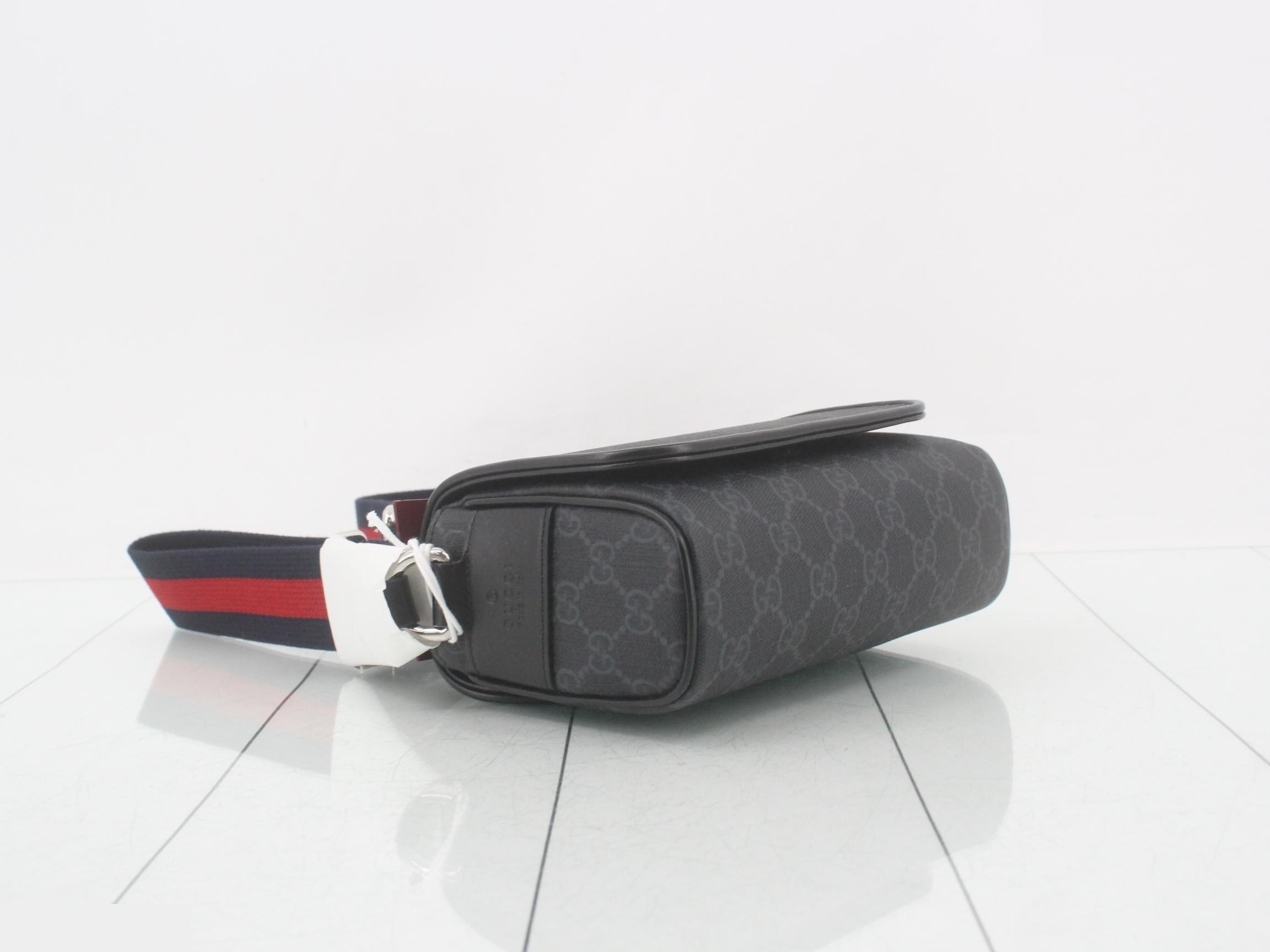 Unused GG Shoulder Bag with Sherry Strap — view 5