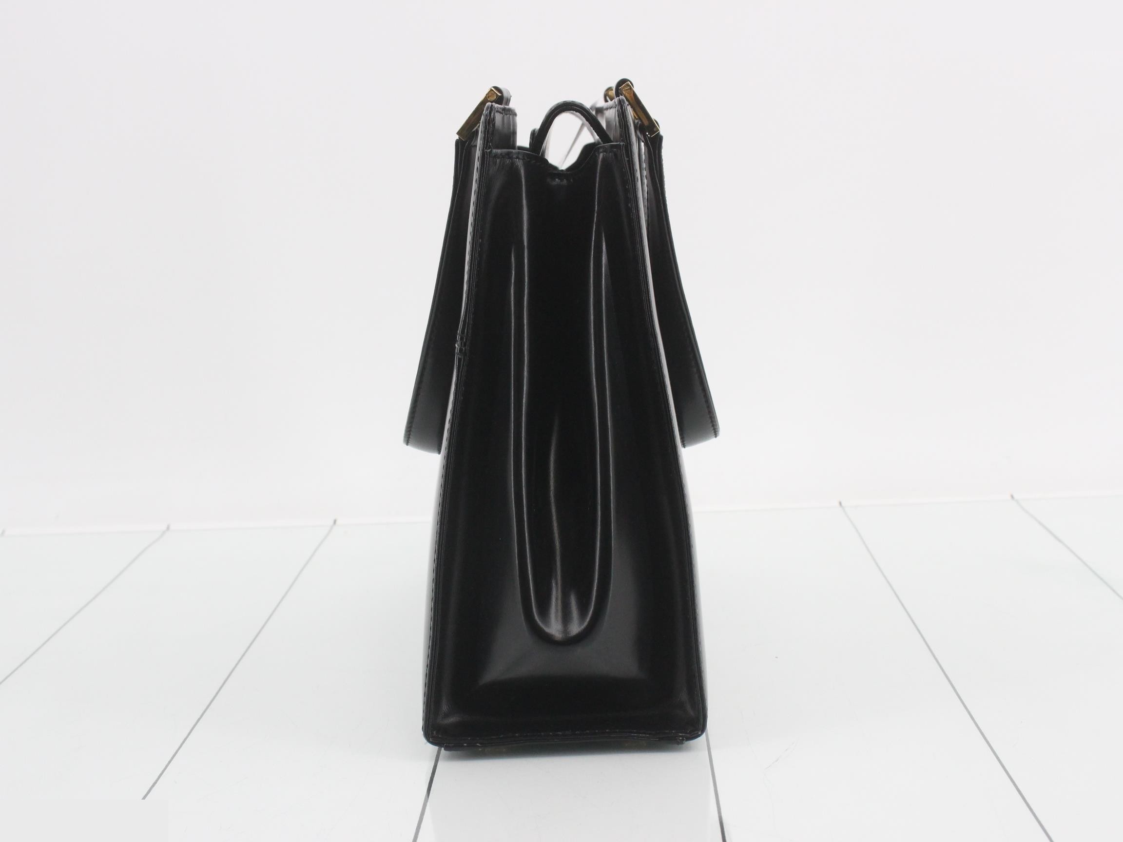 Logo plate, leather, black, with dust bag, W28 H23 D10 — view 3