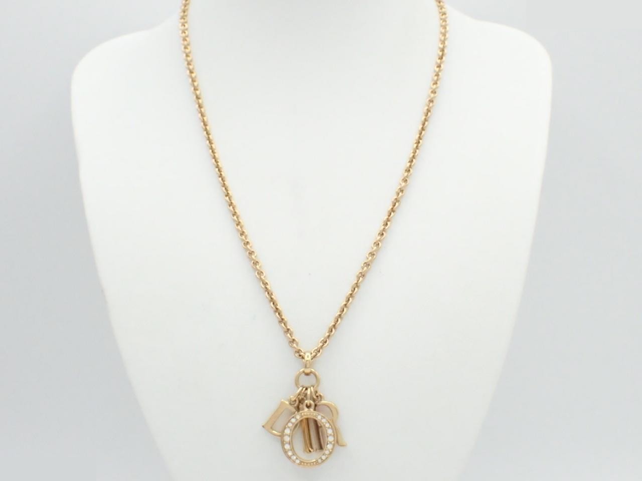 necklace with stone logo, chain approximately 50cm long. — view 3