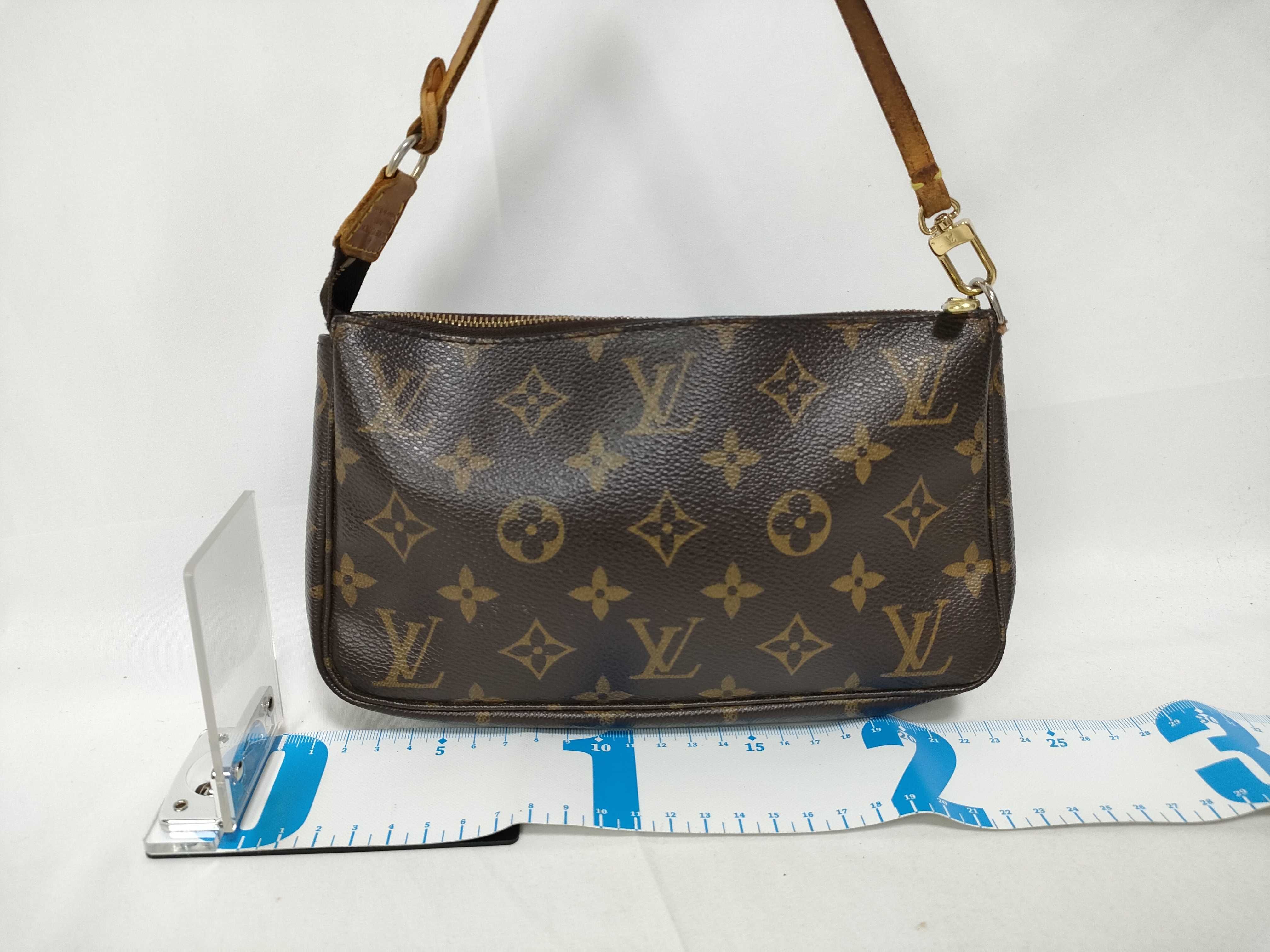Monogram LV Pochette Accessoires M51980 Pouch — view 2