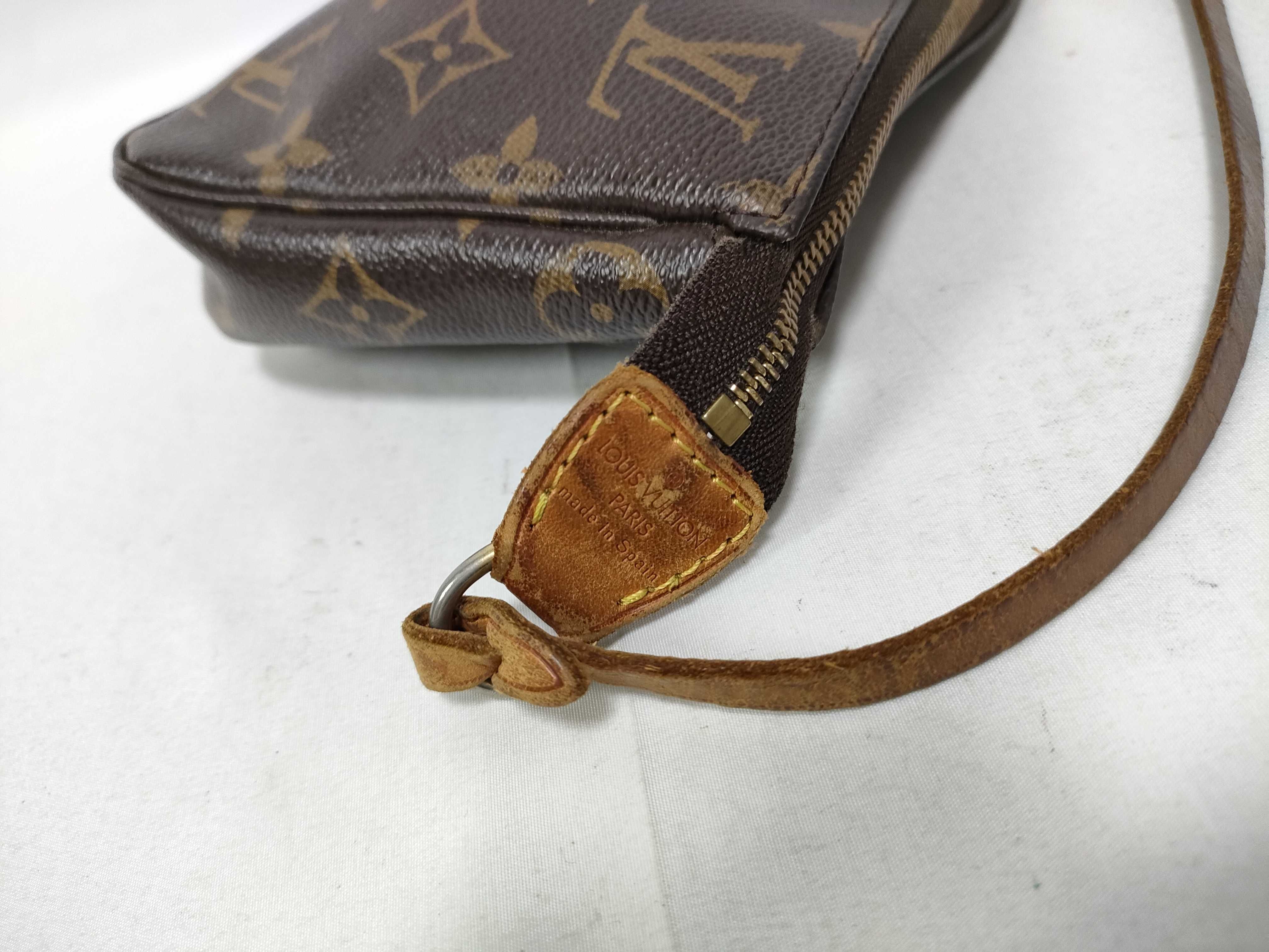 Monogram LV Pochette Accessoires M51980 Pouch — view 13