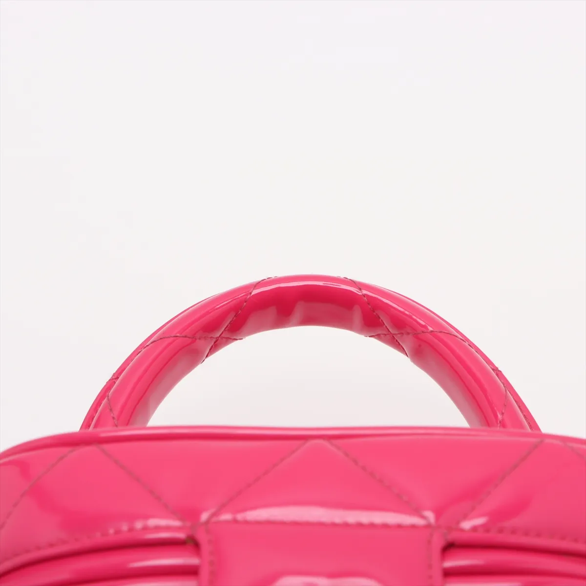 [Individually wrapped] Chanel Matelasse patent leather vanity bag pink gold hardware — view 6