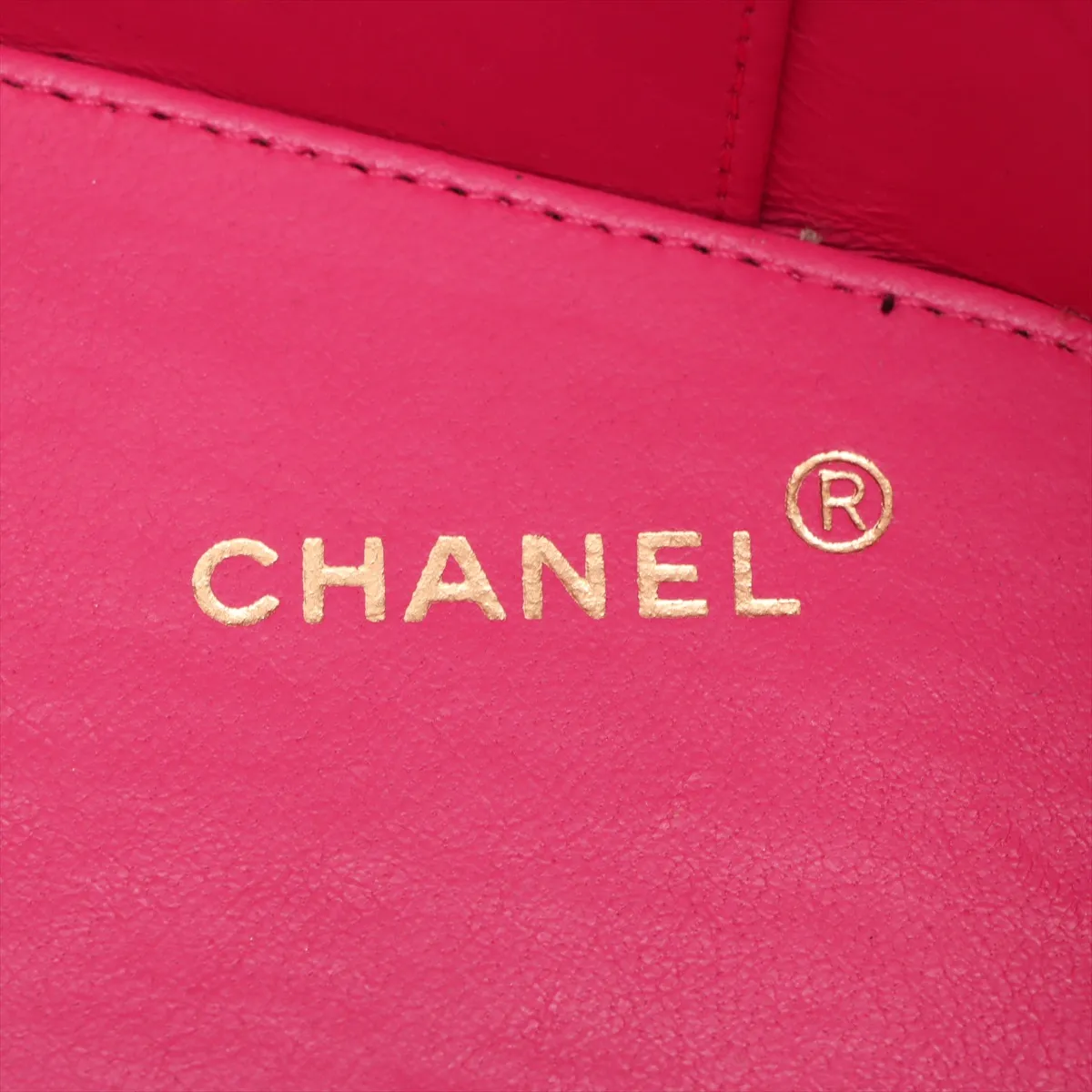 [Individually wrapped] Chanel Matelasse patent leather vanity bag pink gold hardware — view 8