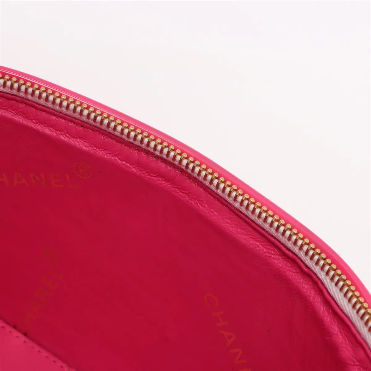 [Individually wrapped] Chanel Matelasse patent leather vanity bag pink gold hardware — view 9
