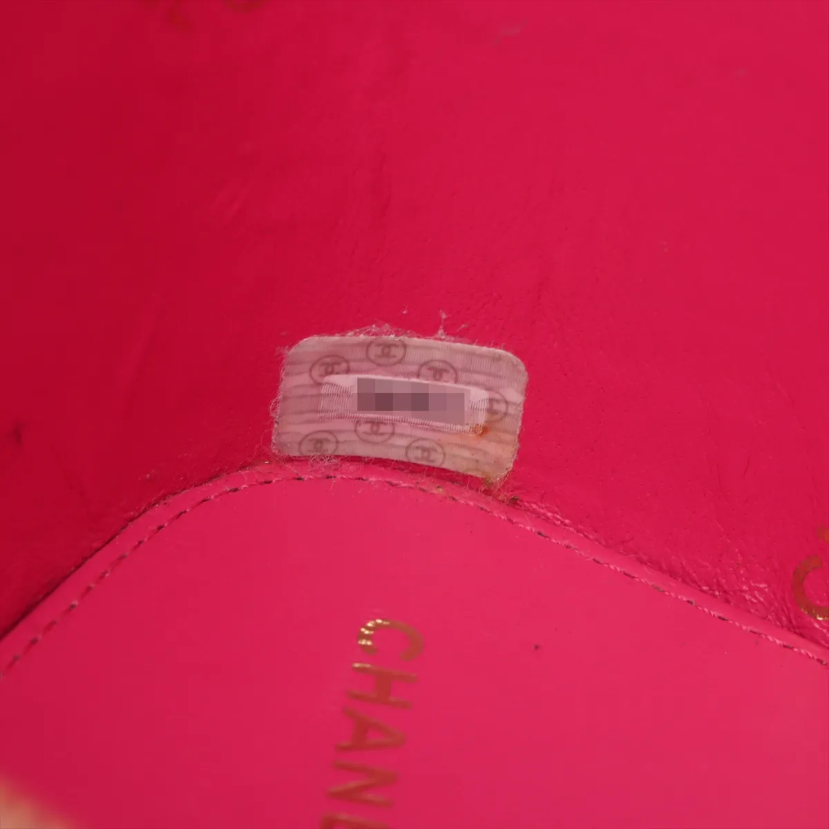 [Individually wrapped] Chanel Matelasse patent leather vanity bag pink gold hardware — view 10