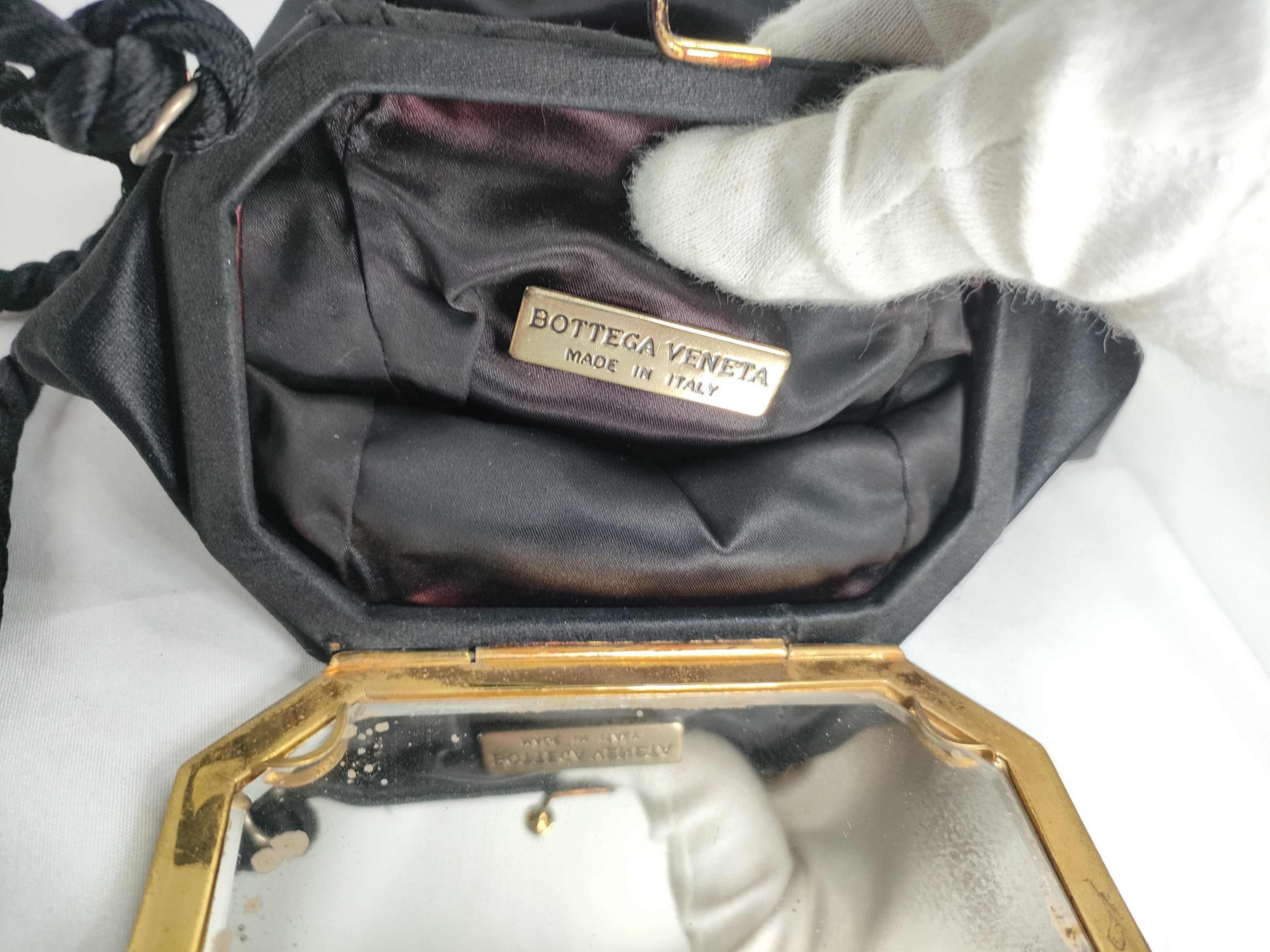 Intrecciato Bottega Veneta Intrecciato Clasp Satin Shoulder Bag Black Shoulder Bag — view 11