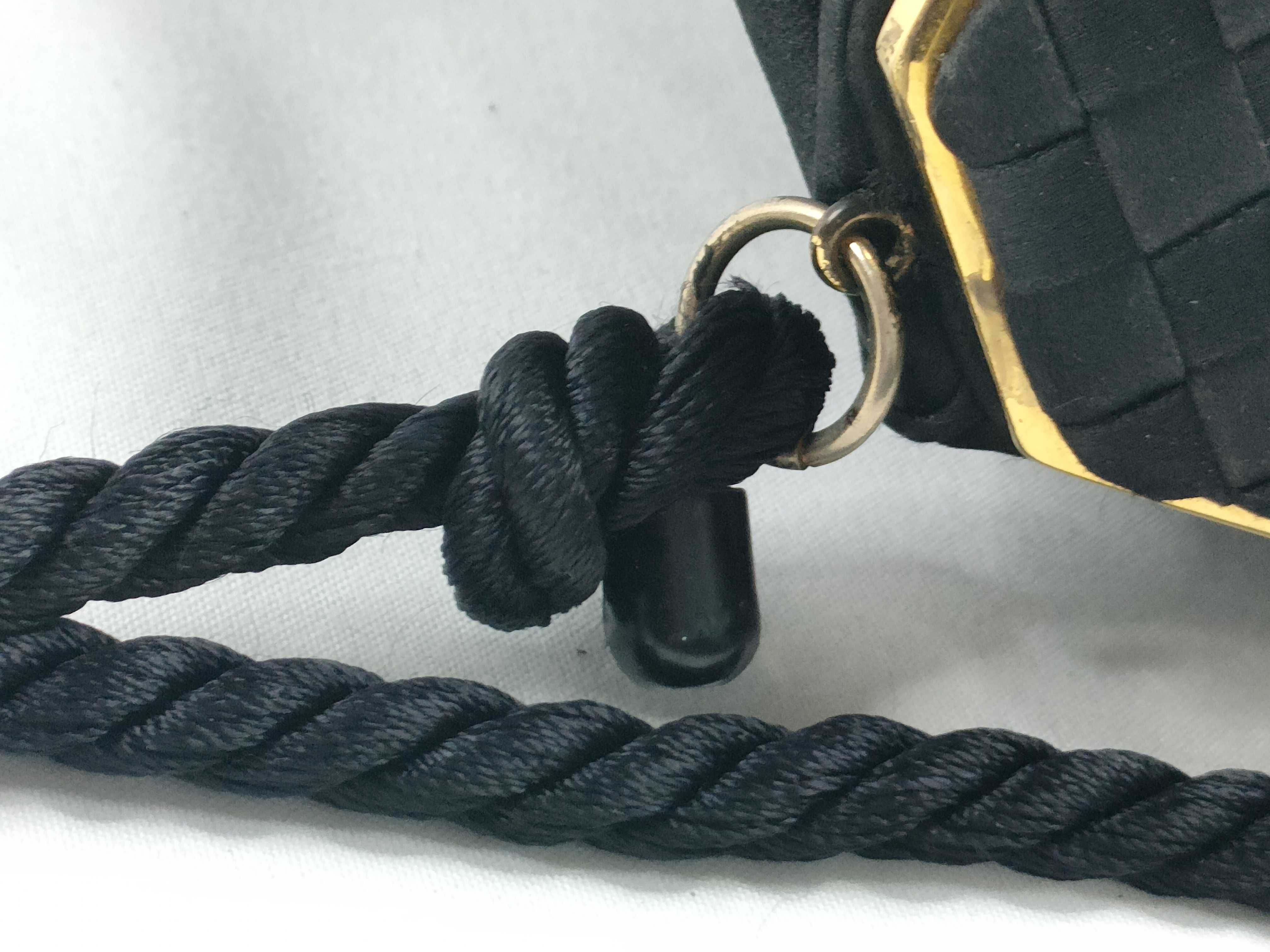 Intrecciato Bottega Veneta Intrecciato Clasp Satin Shoulder Bag Black Shoulder Bag — view 8