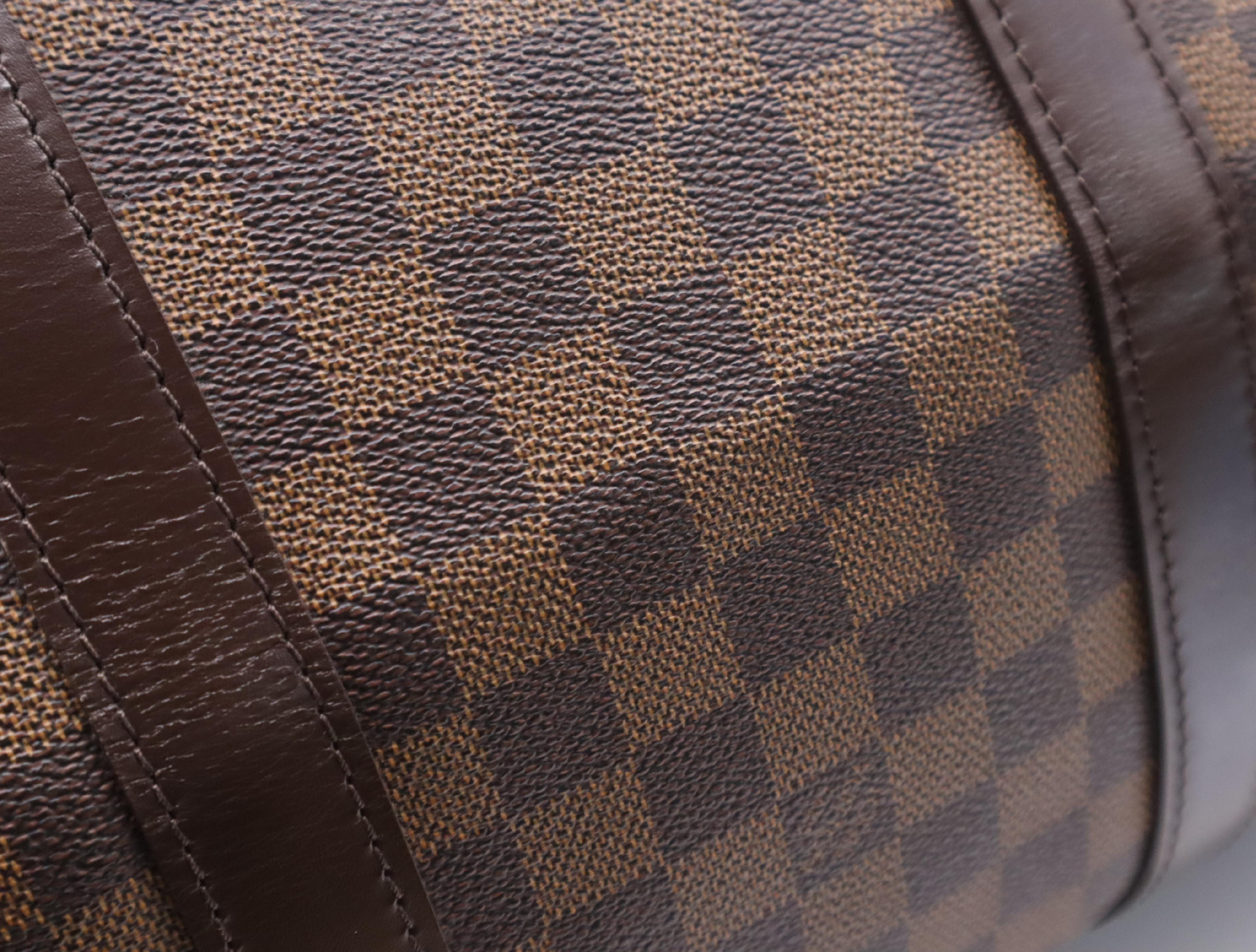 N41427 Damier Keepall 50 Boston bag with name tag, handle strap, and dust bag. — view 13