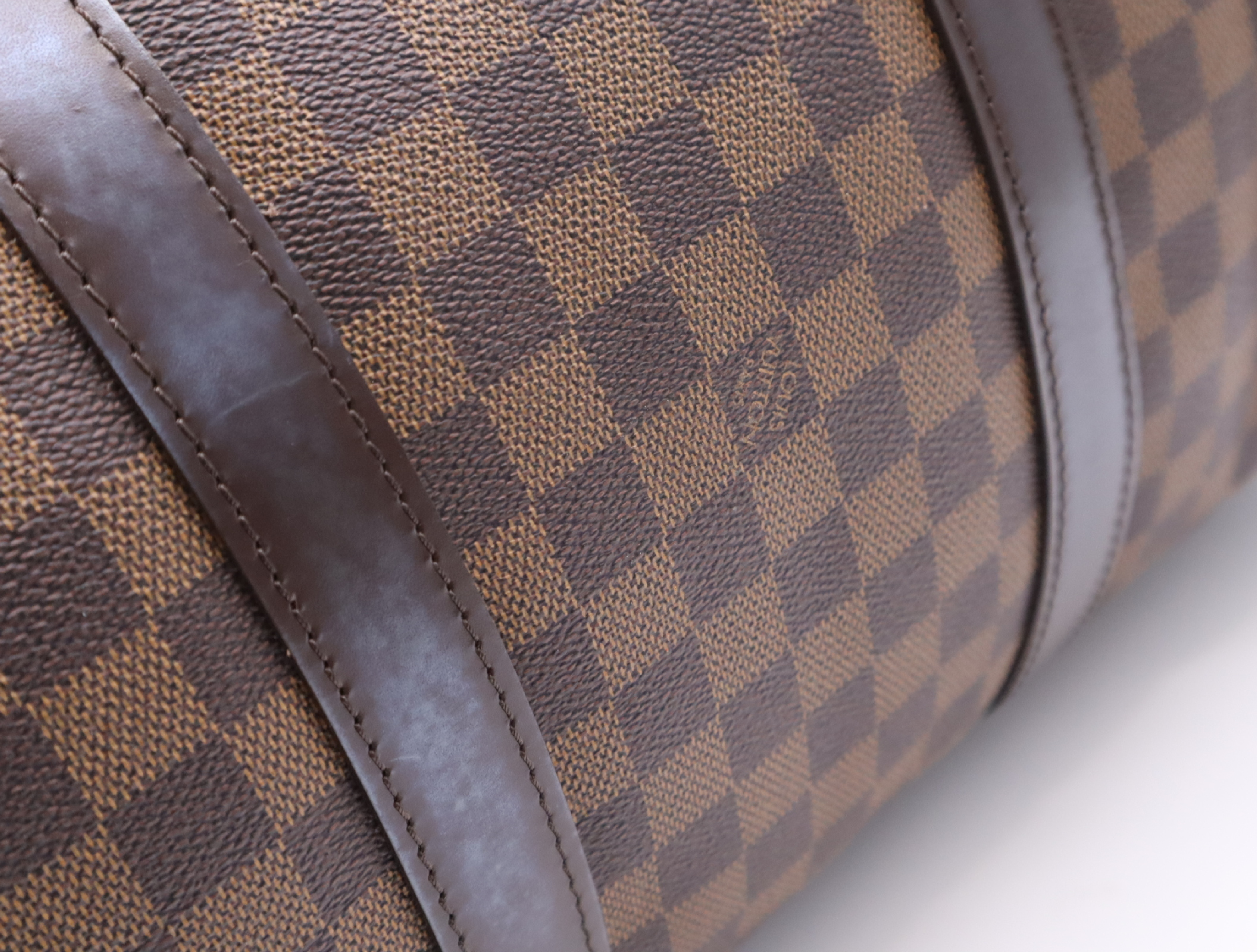 N41427 Damier Keepall 50 Boston bag with name tag, handle strap, and dust bag. — view 14