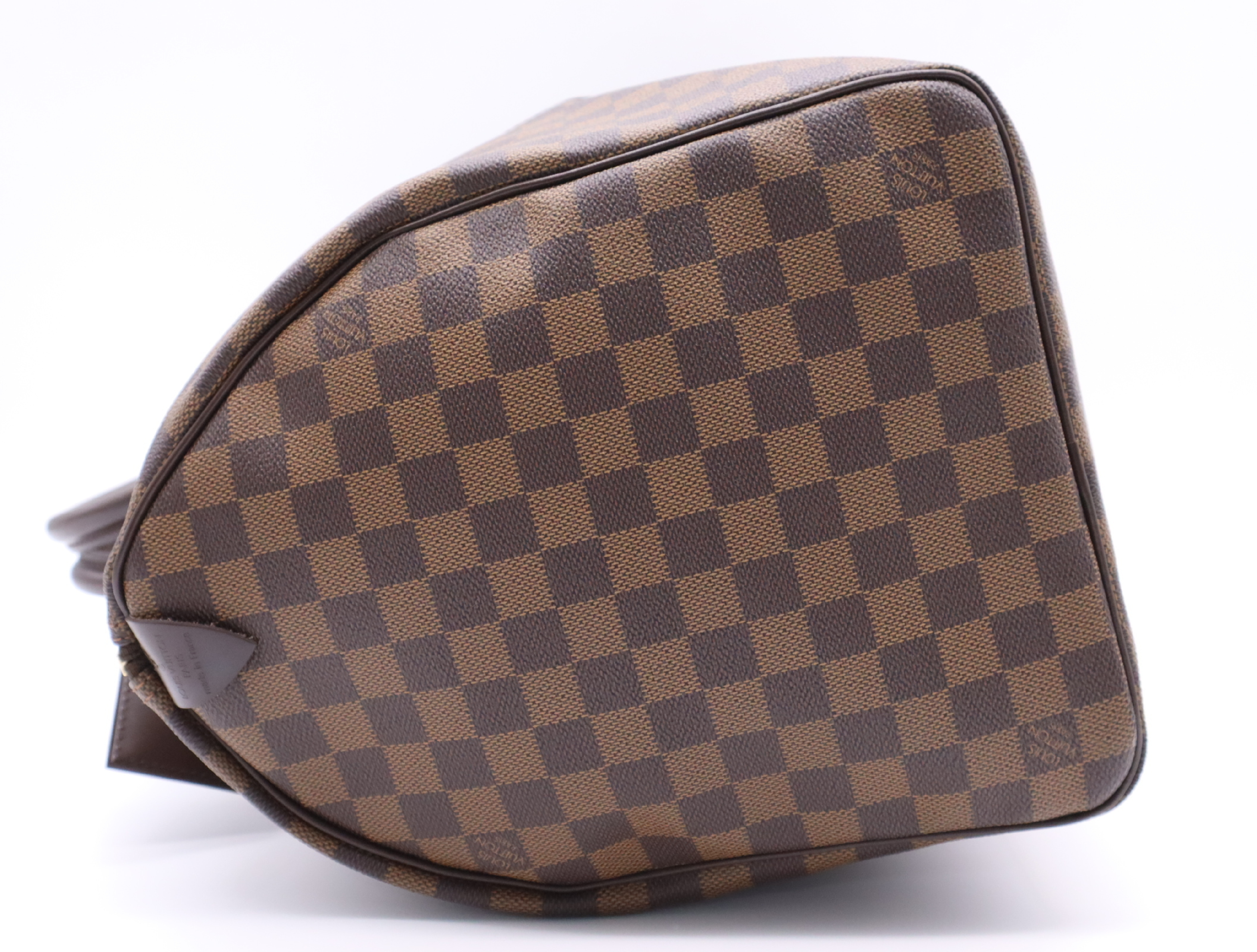 N41427 Damier Keepall 50 Boston bag with name tag, handle strap, and dust bag. — view 3