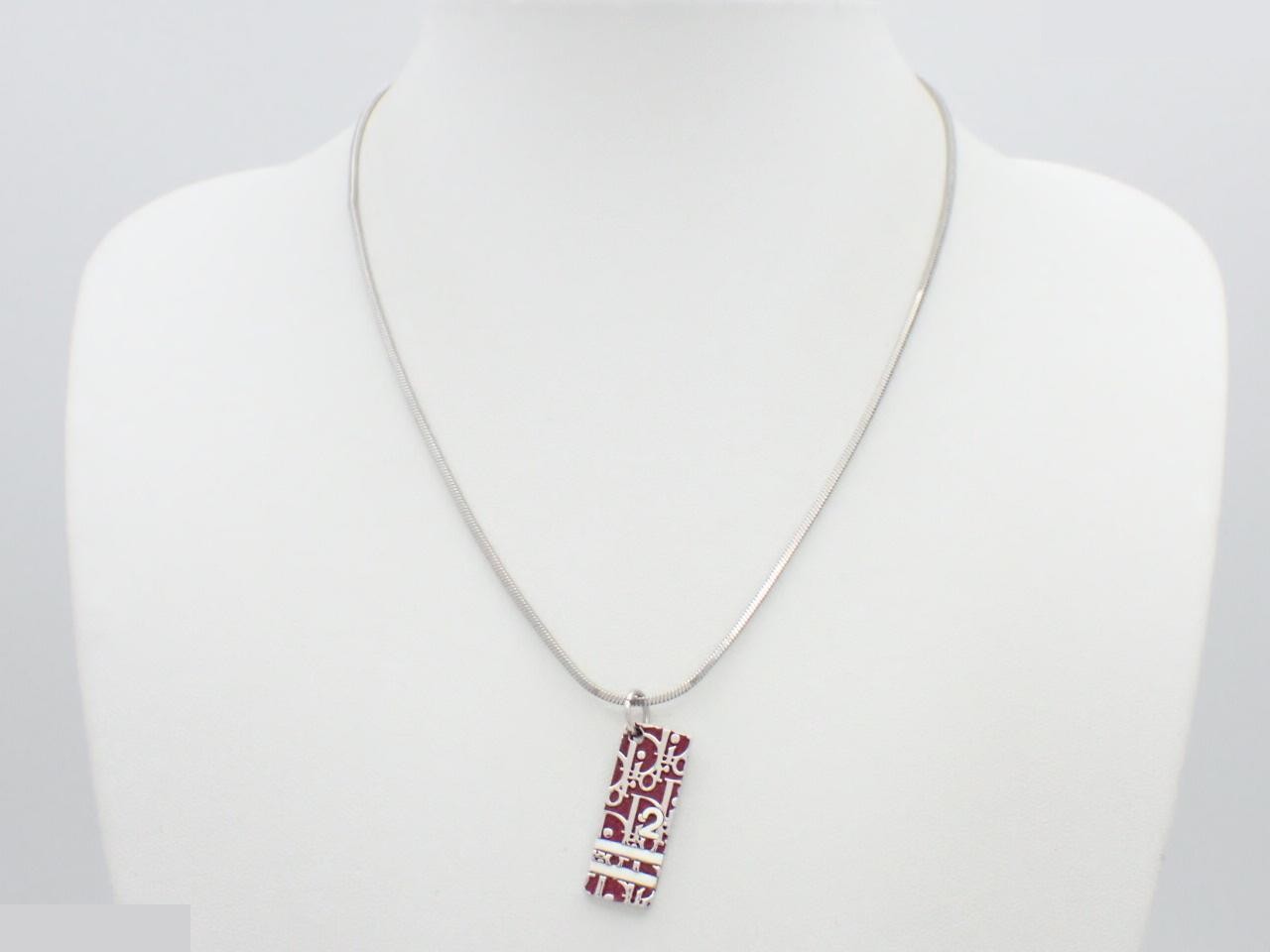 Trotter (precious metal) necklace pendant, chain approximately 42cm — view 3