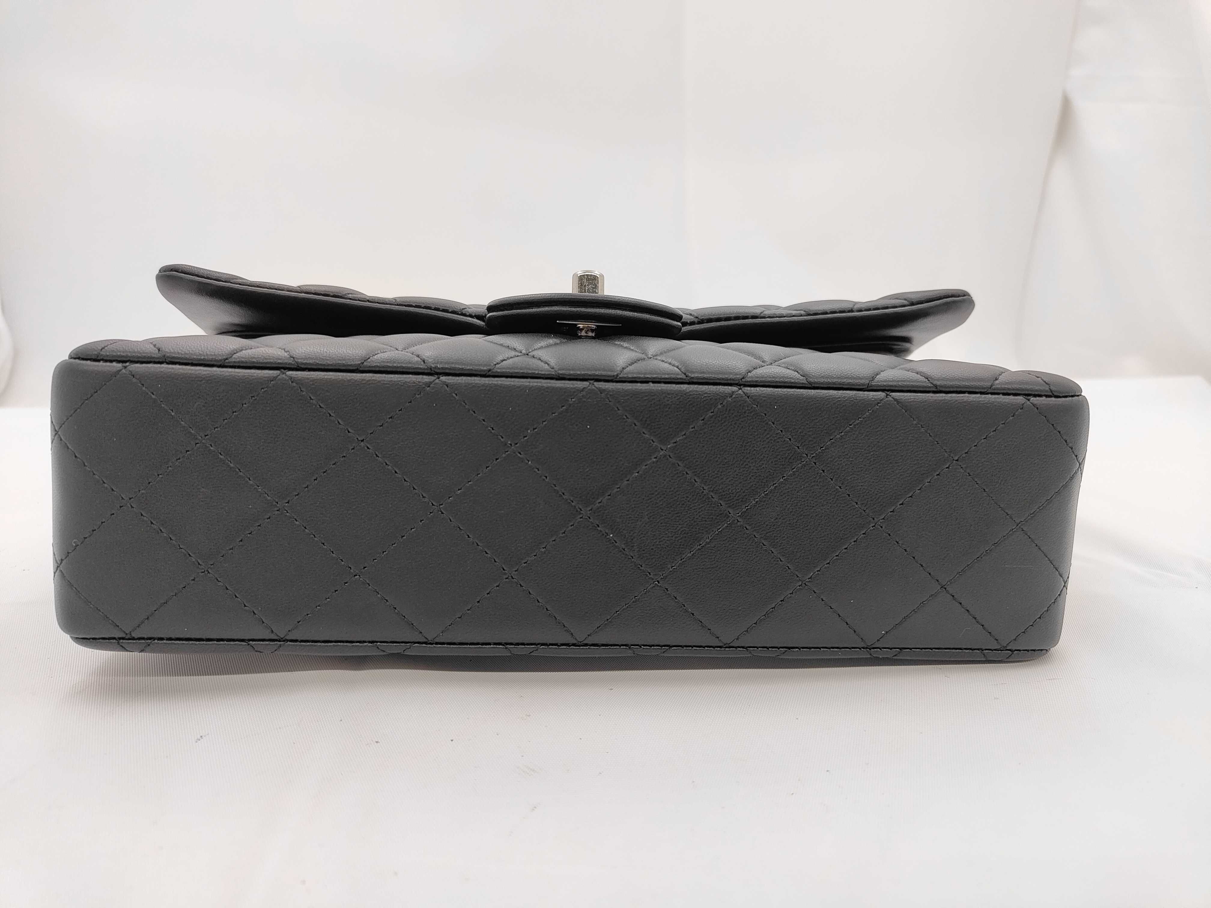 Matelassé 25 Double Flap Lambskin Black Chain Shoulder Bag — view 5