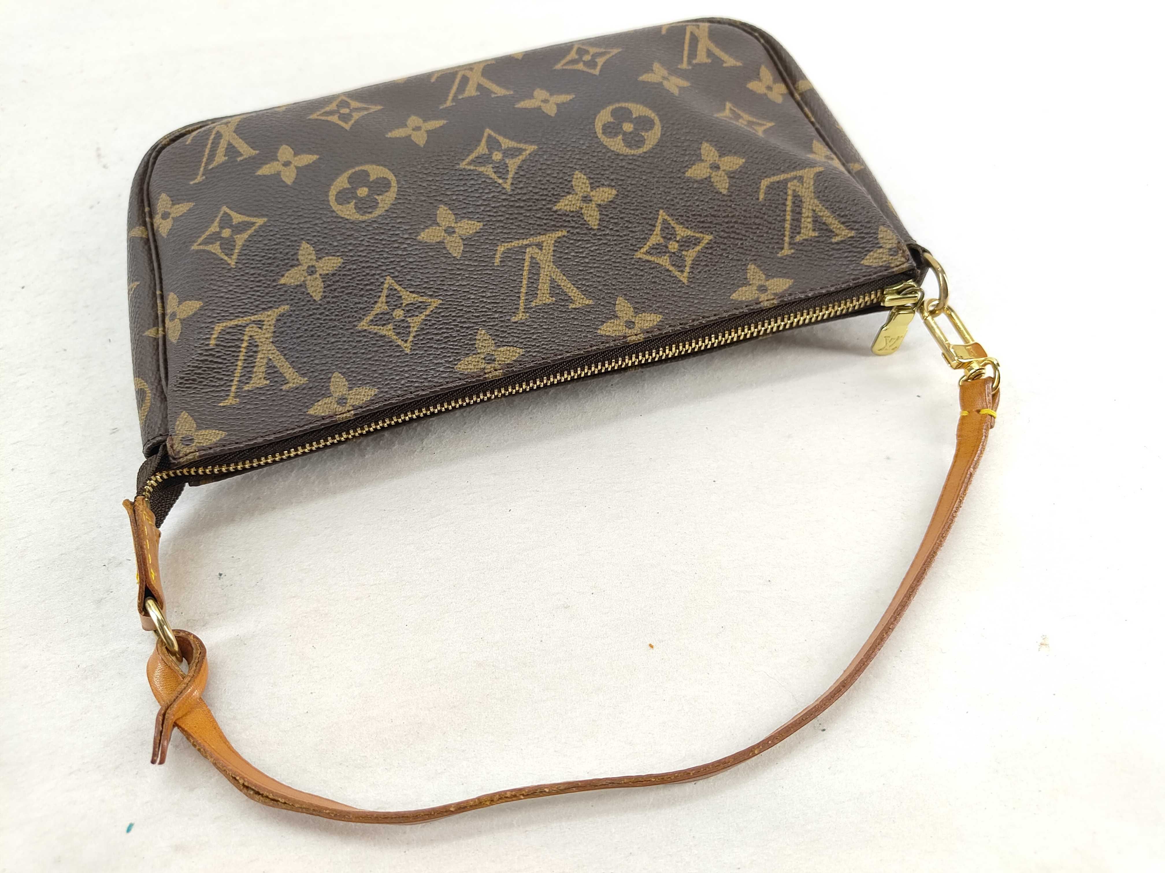 Monogram — view 4