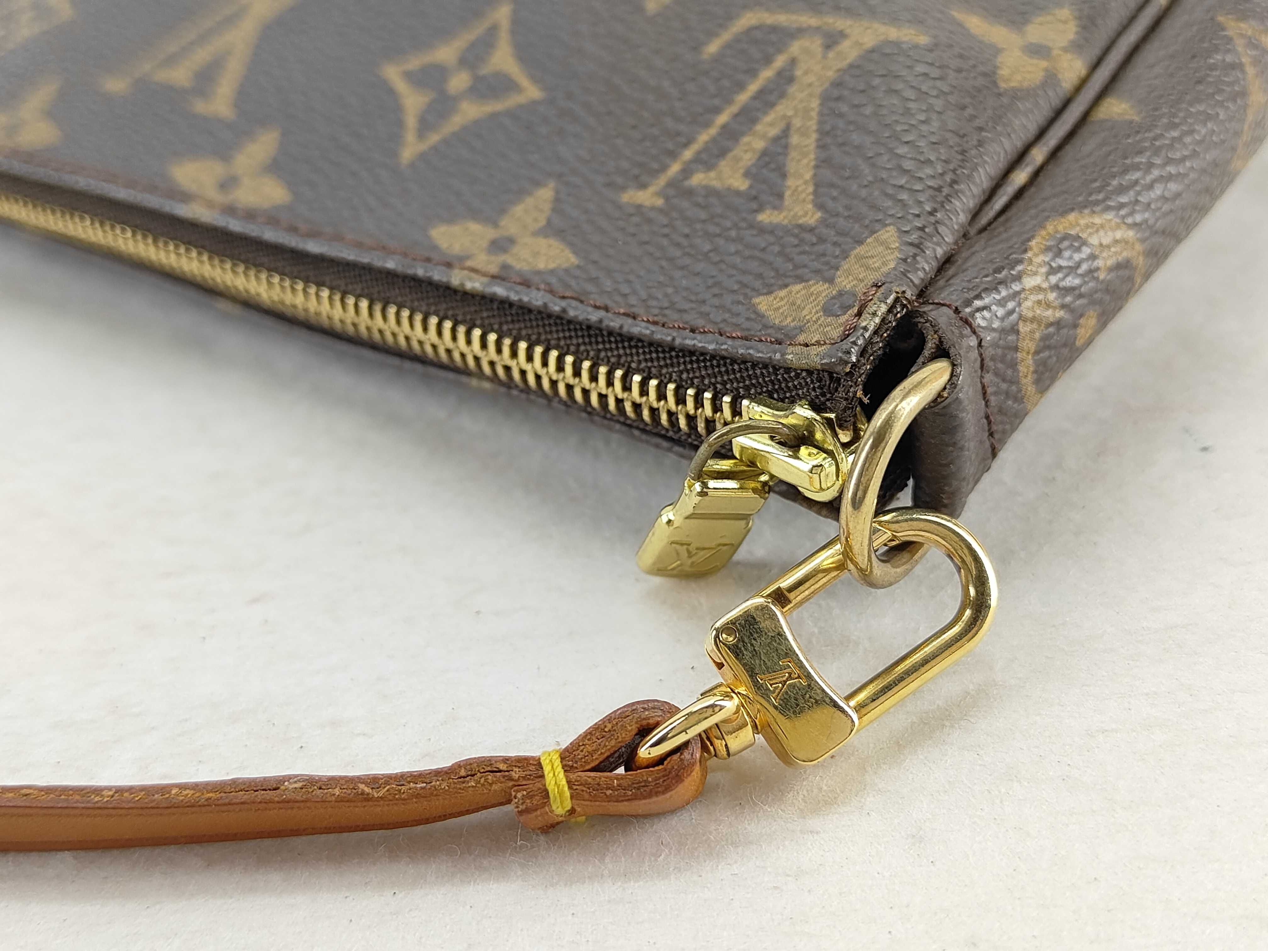Monogram — view 6