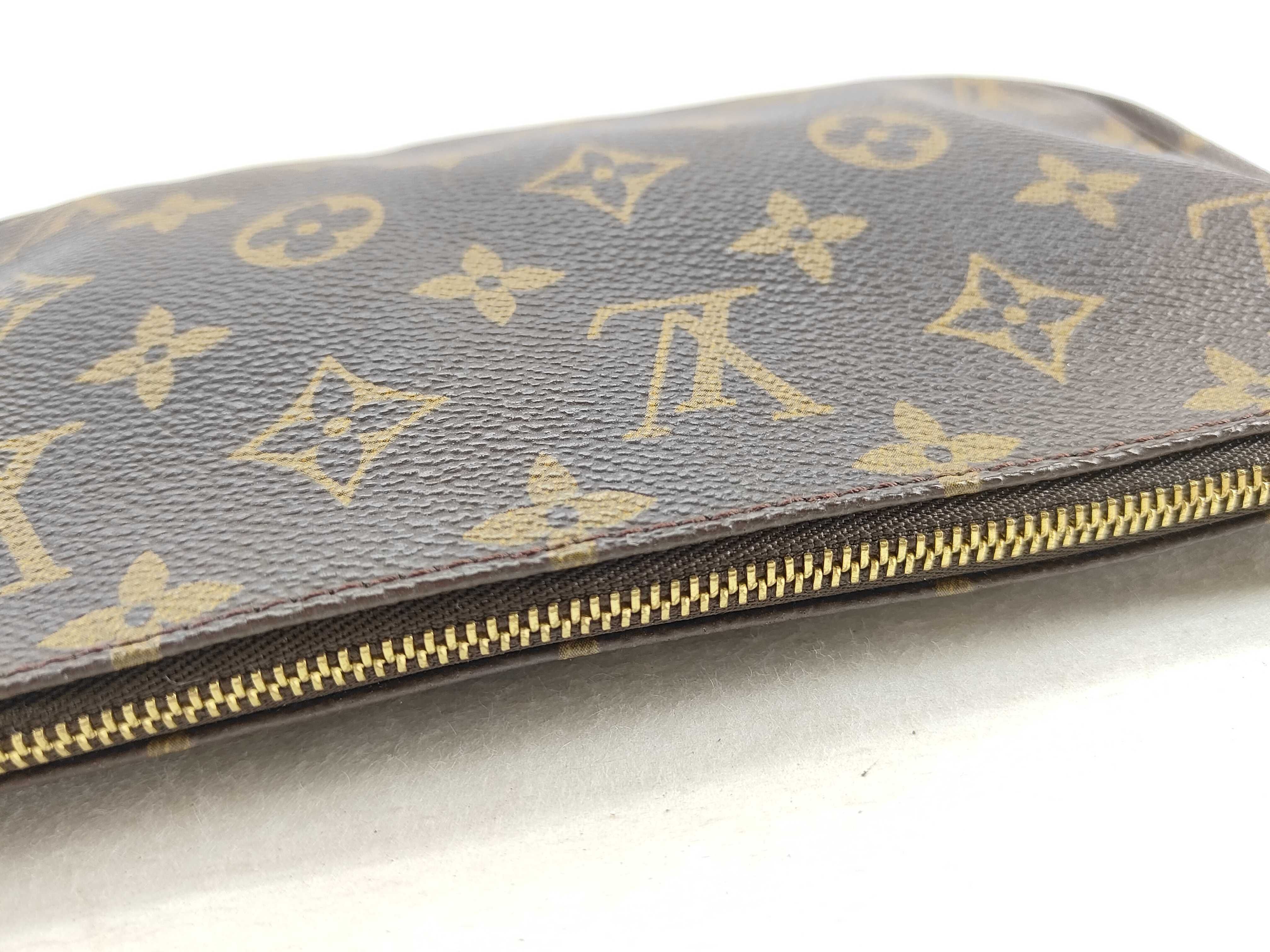 Monogram — view 7