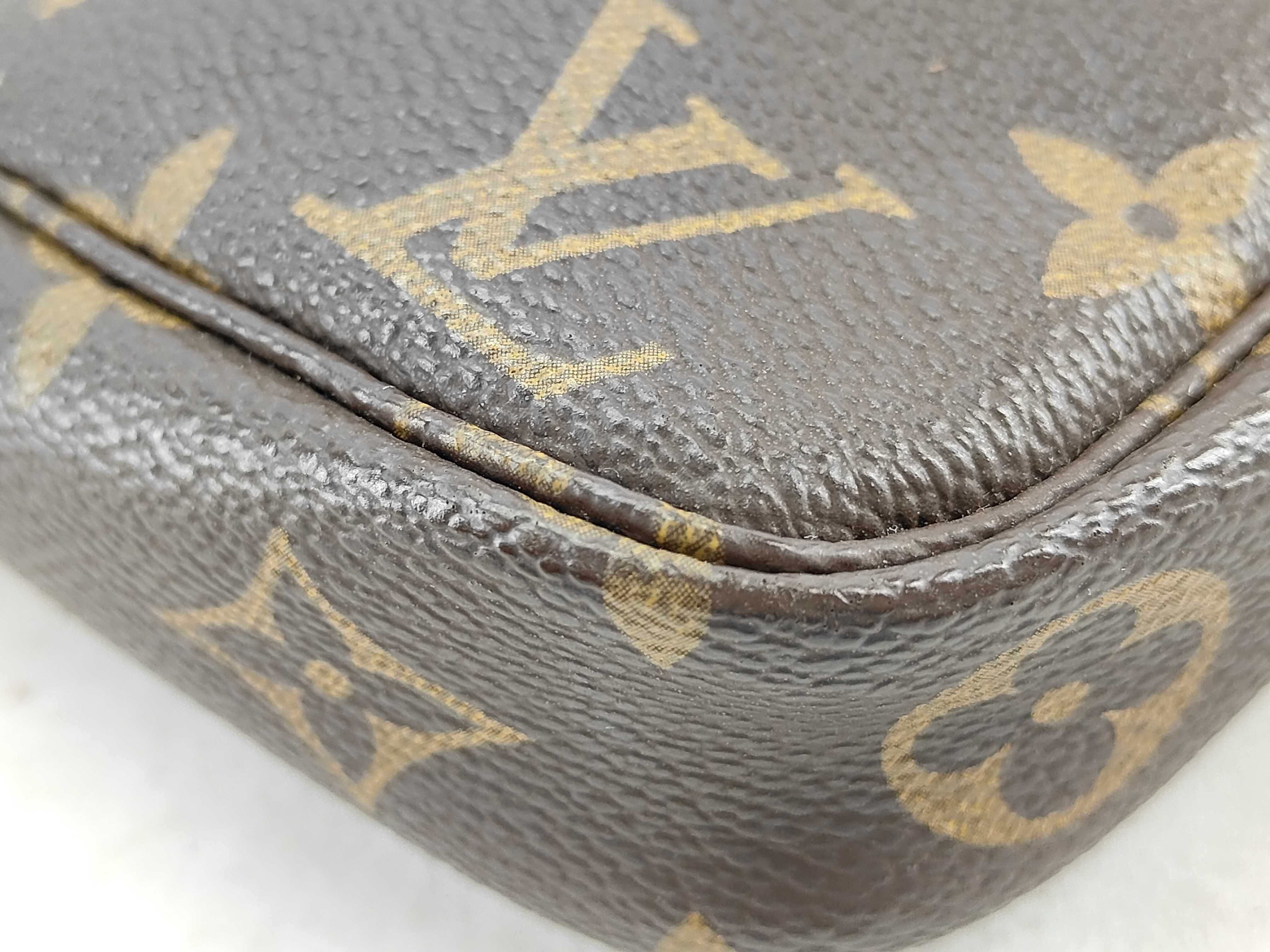Monogram — view 10