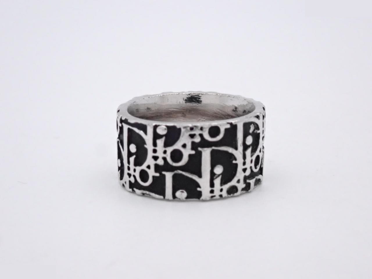 Trotter (precious metal) rings — view 2