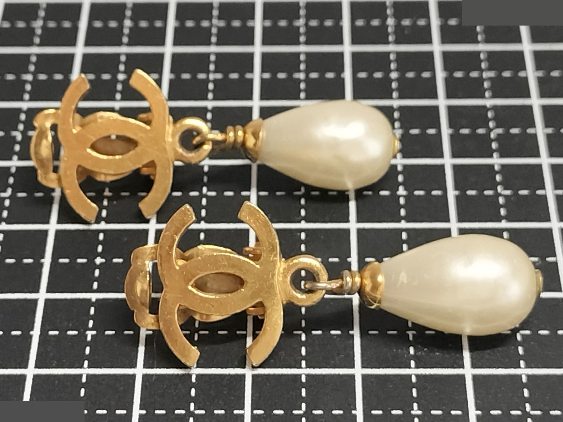 Coco F Pearl Gold Earrings 97P — view 8