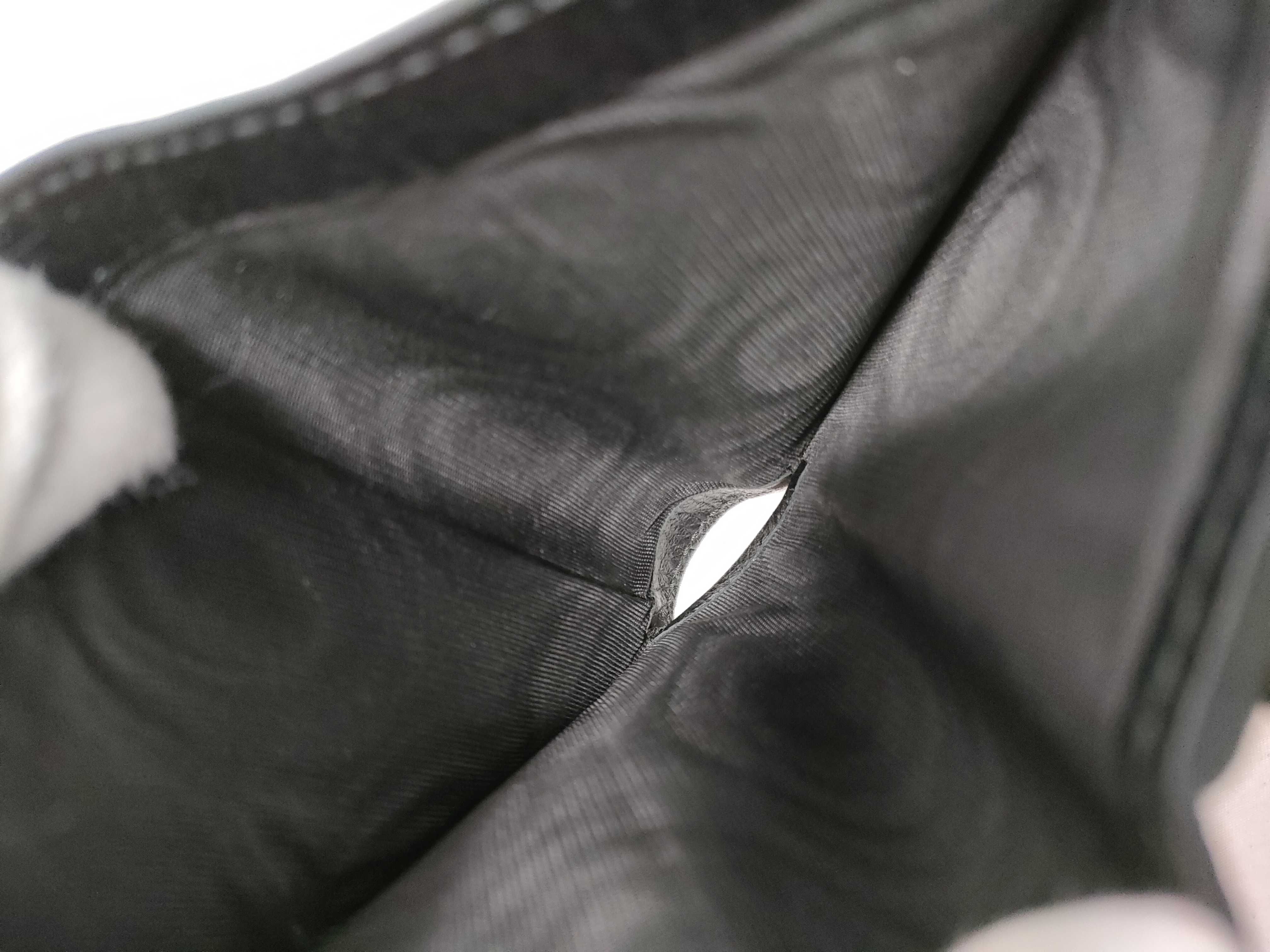 bi-fold wallet — view 13