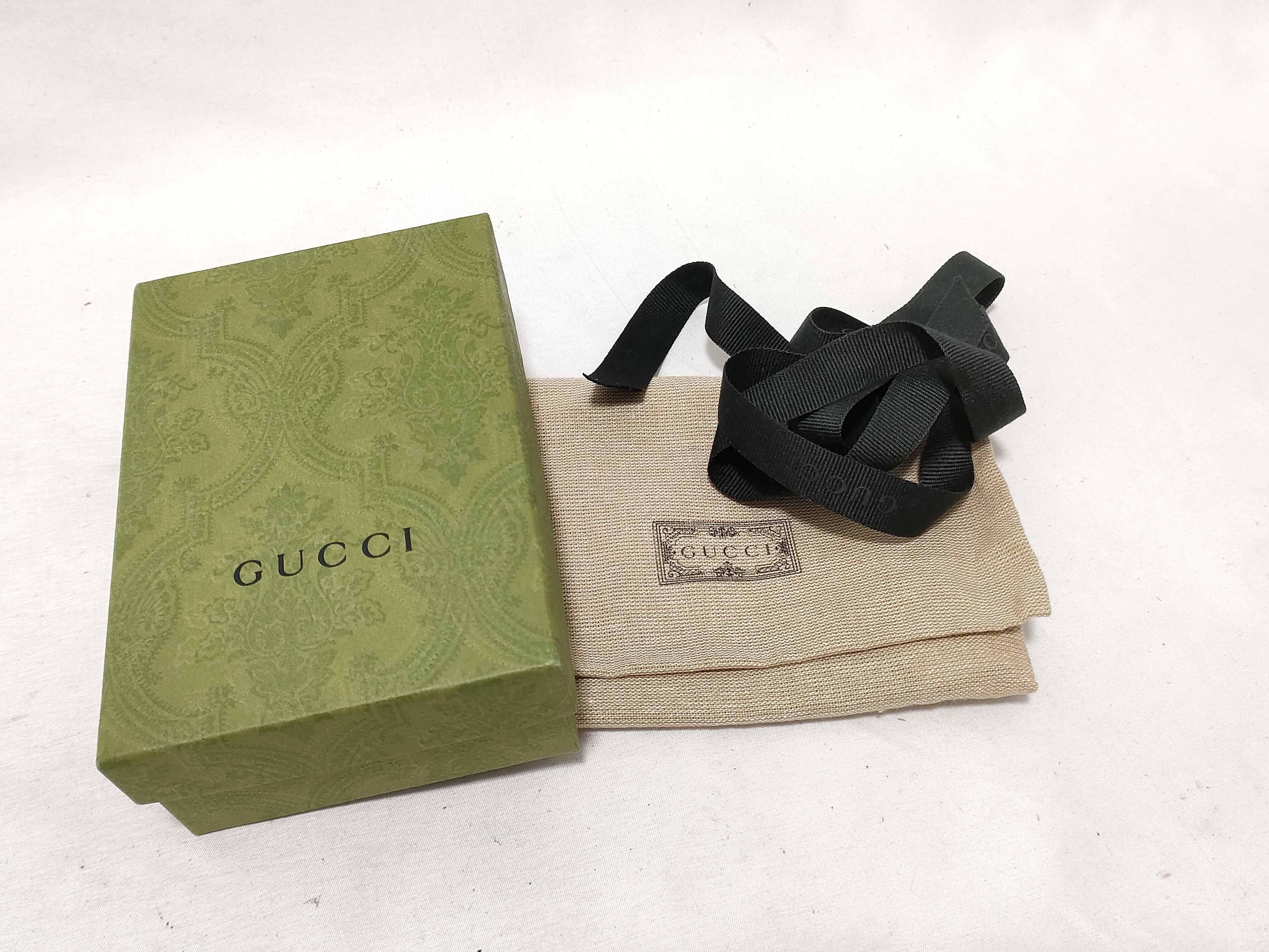 bi-fold wallet — view 15