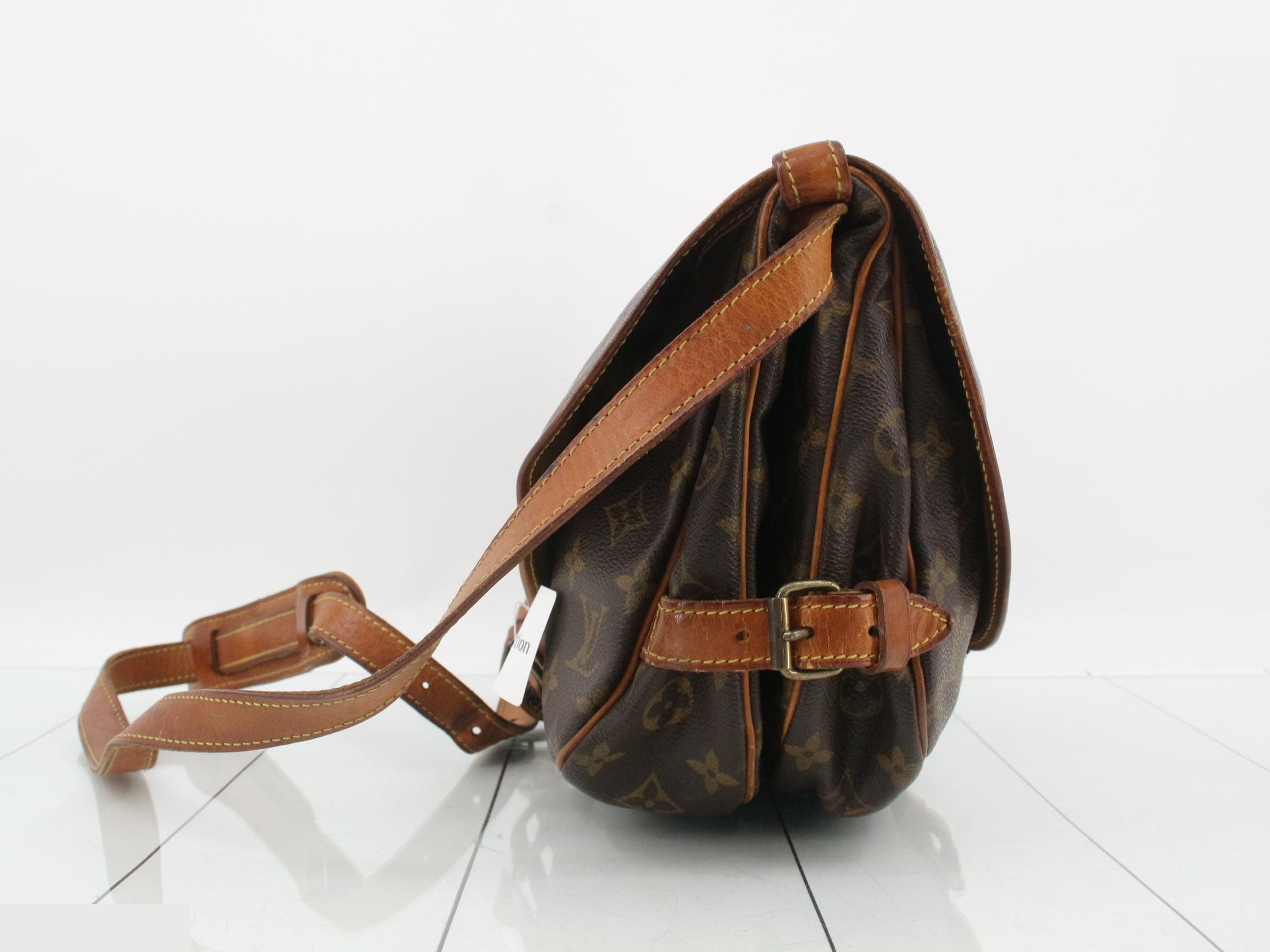 M42256 Monogram Saumur 30 Shoulder Bag — view 3