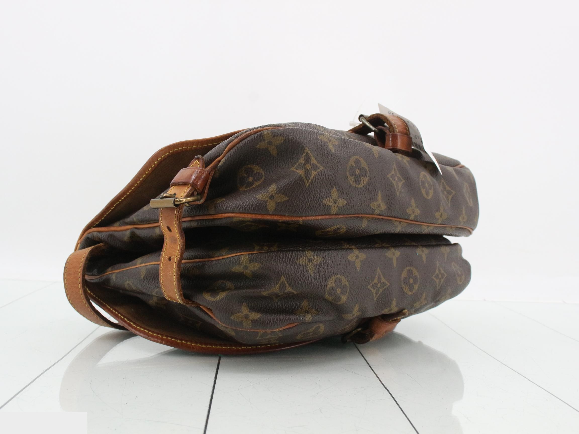 M42256 Monogram Saumur 30 Shoulder Bag — view 5