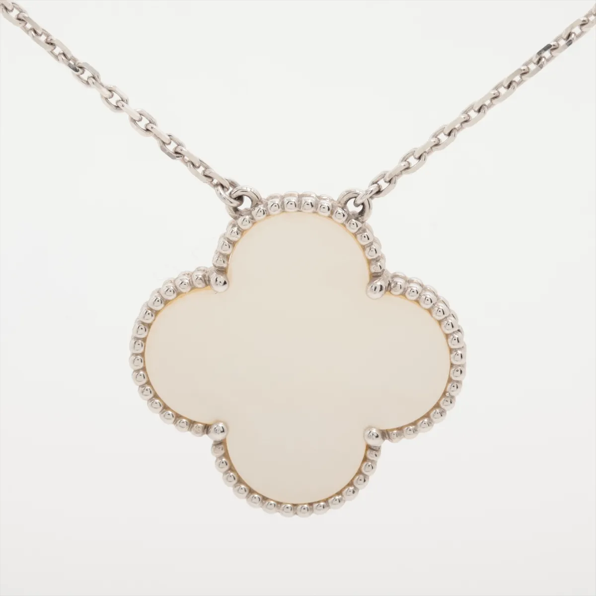 Magic Alhambra Shell Necklace 750(WG) 10.6g BL245996 Shell — view 2