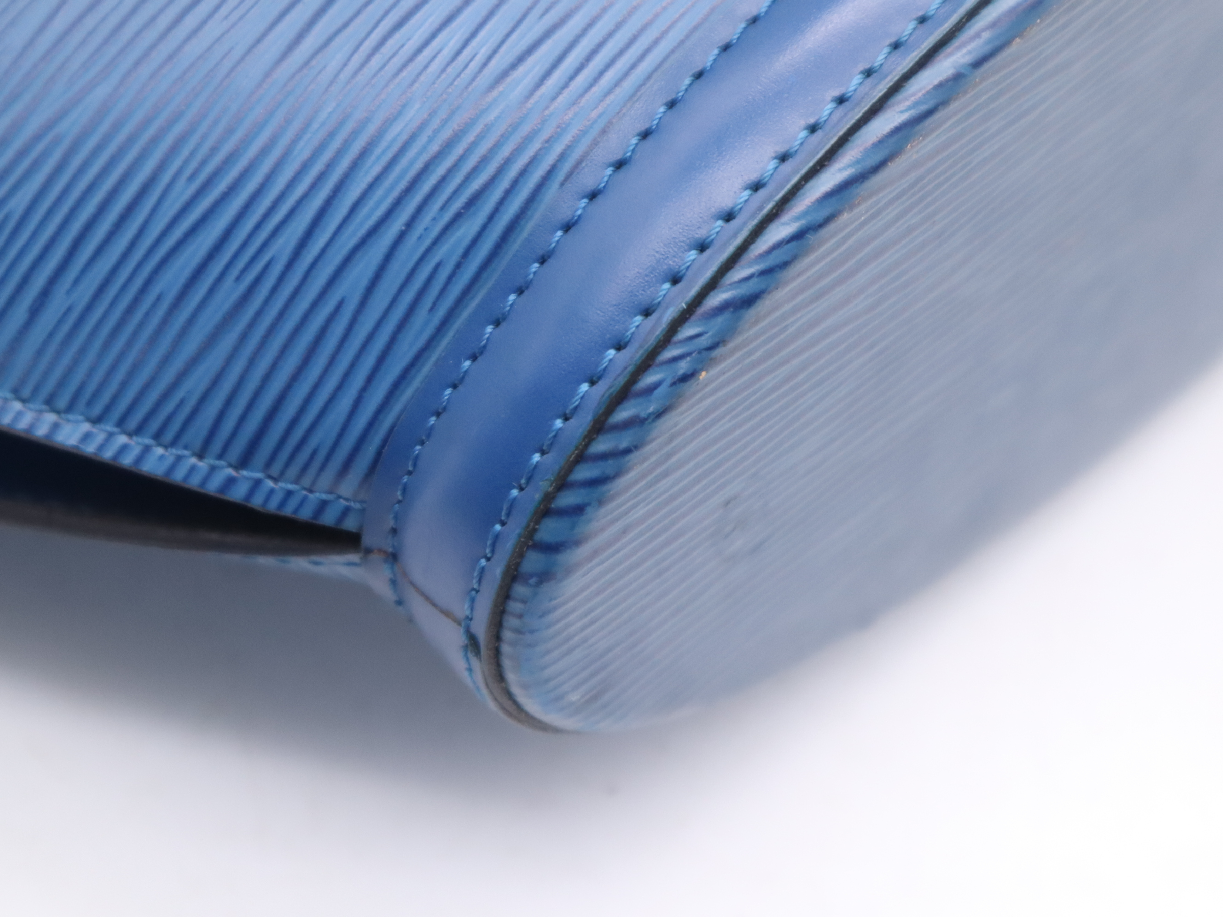 M52275 Epi Saint Jacques Toledo Blue Handbag — view 10