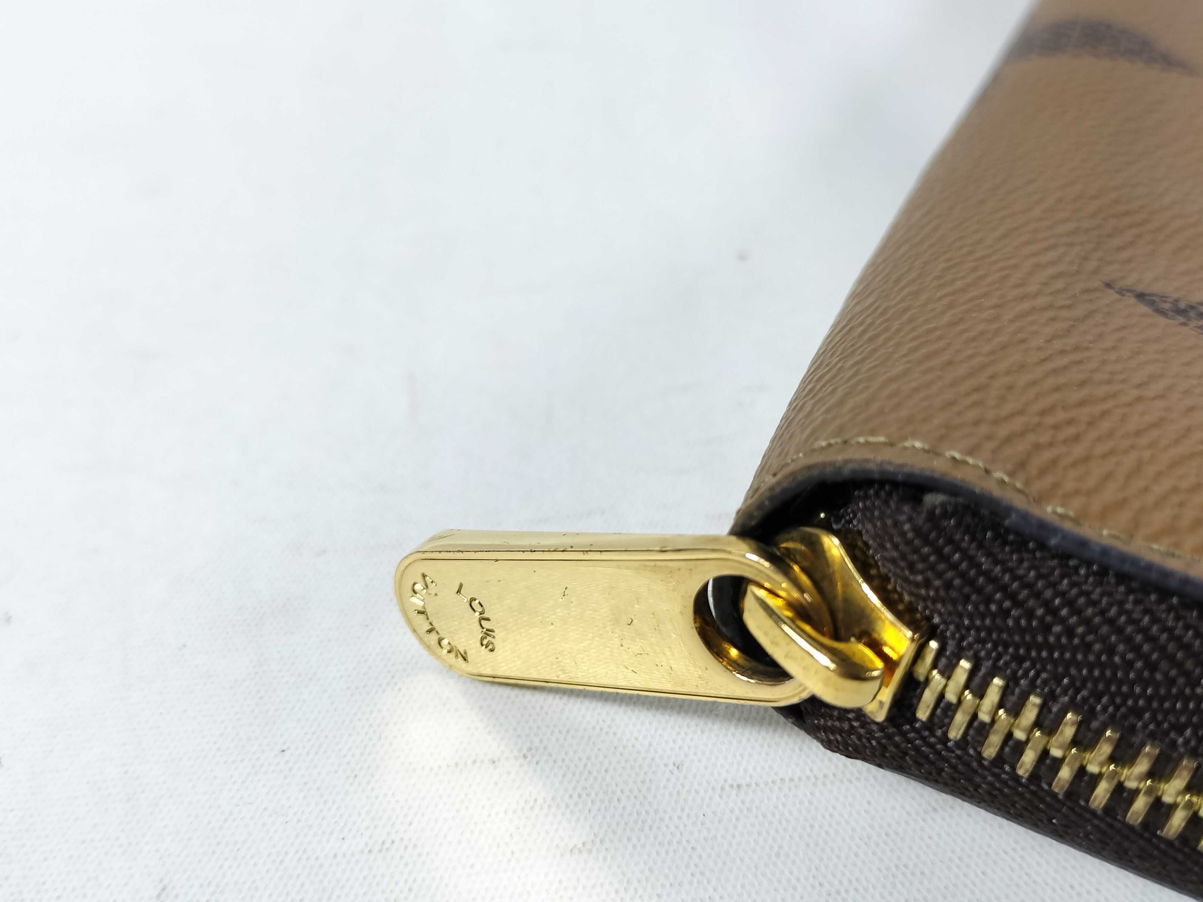 Monogram Louis Vuitton Round Wallet Monogram Giant Wallet — view 10