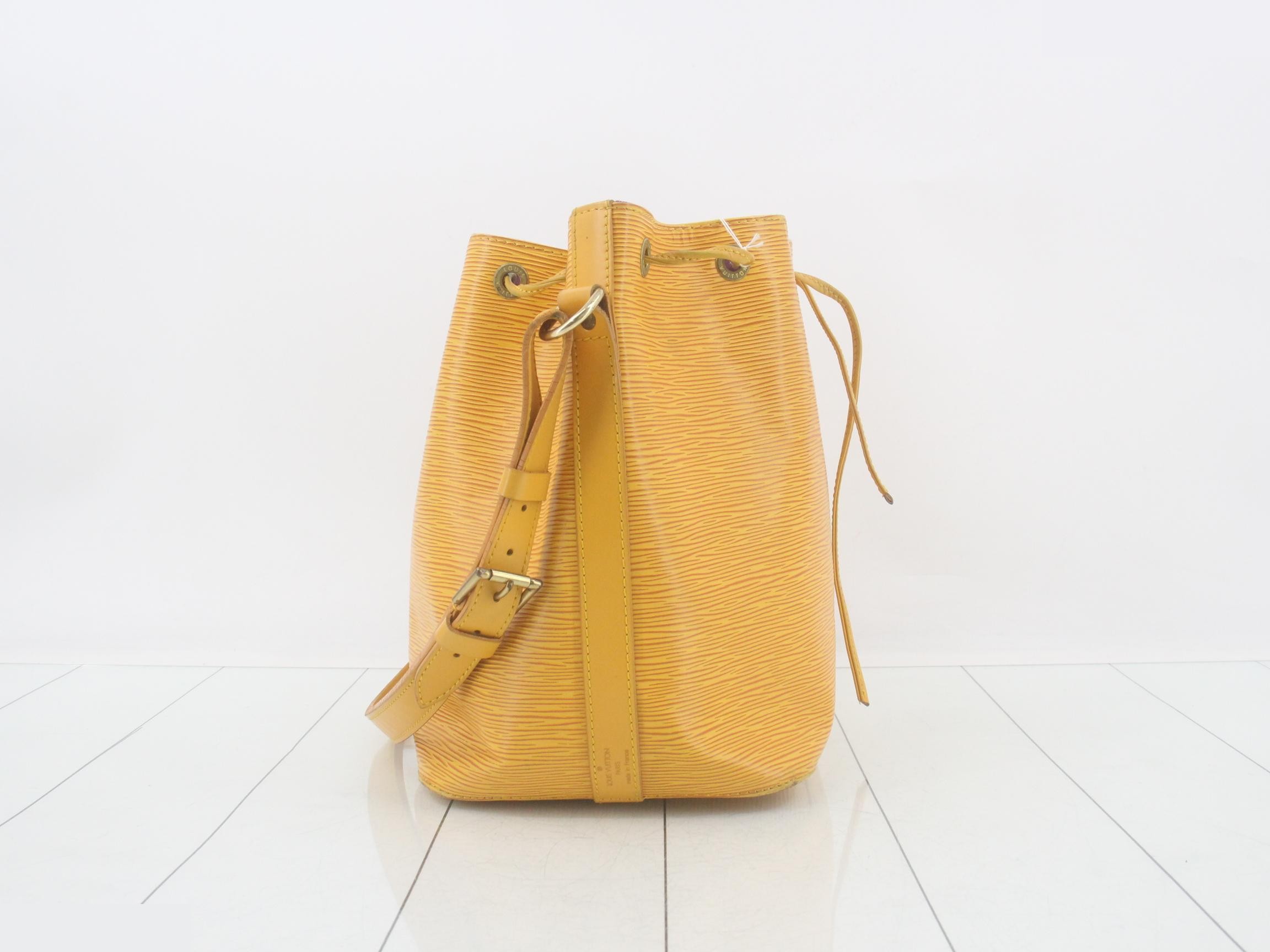 Epi Petit Noé Tassili Yellow Shoulder Bag — view 4